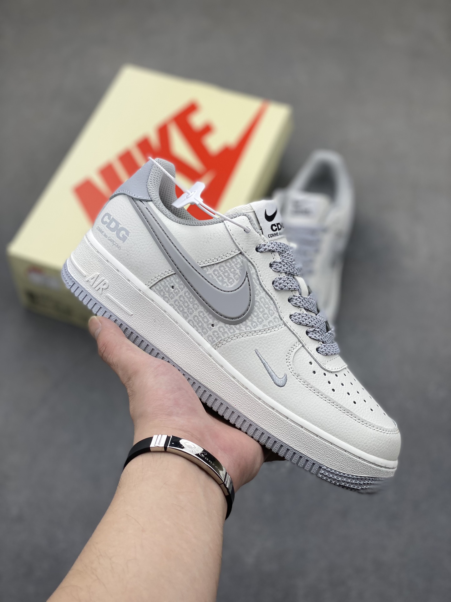 Nike Air Force 1 Low x CDG Collaboration Sneakers - Streetwear Fashion 2 i1725223103 8474 8