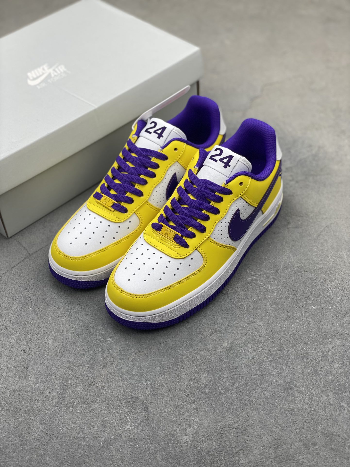 Nike Air Force 1 Low '07 Lakers Edition Casual Sneakers 9 i1725223658 8425 3