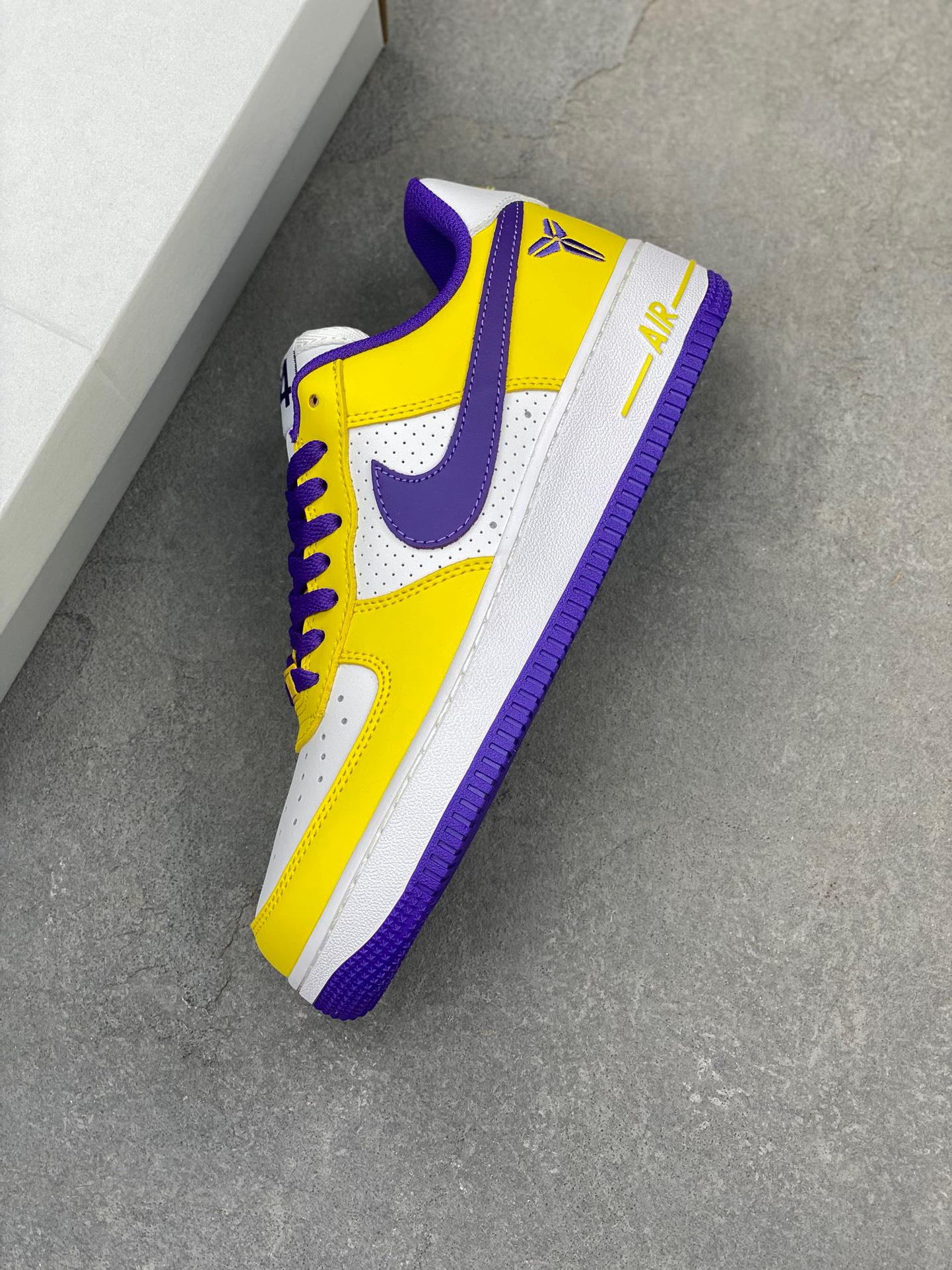 Nike Air Force 1 Low '07 Lakers Edition Casual Sneakers 8 i1725223699 3495 0