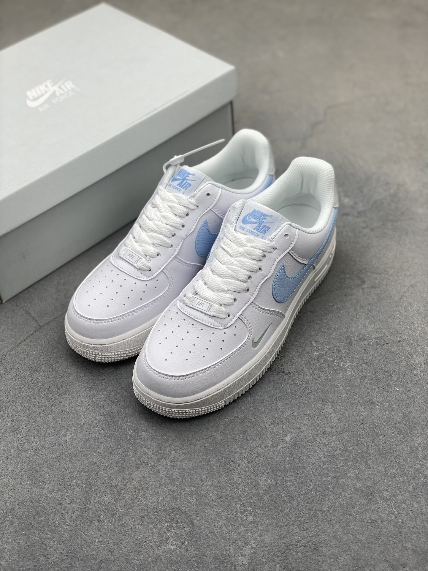Nike Air Force 1 Low '07 White/Blue Casual Sneakers - Iconic Style & Comfort 9 i1725223757 5840 7