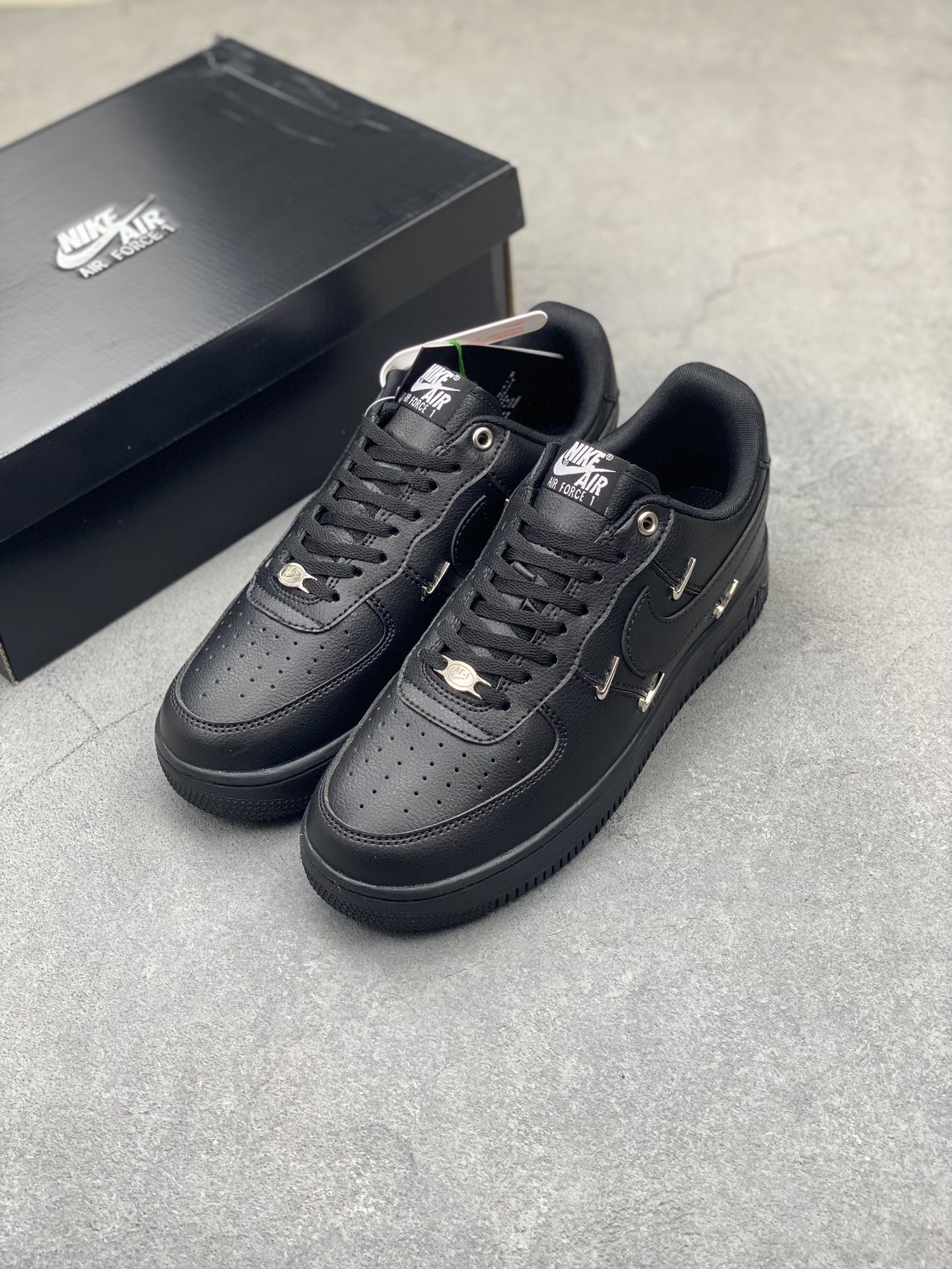 Nike Air Force 1 Low '07 Black Leather Custom Casual Sneakers HQ1180-001 9 i1725223796 0 2