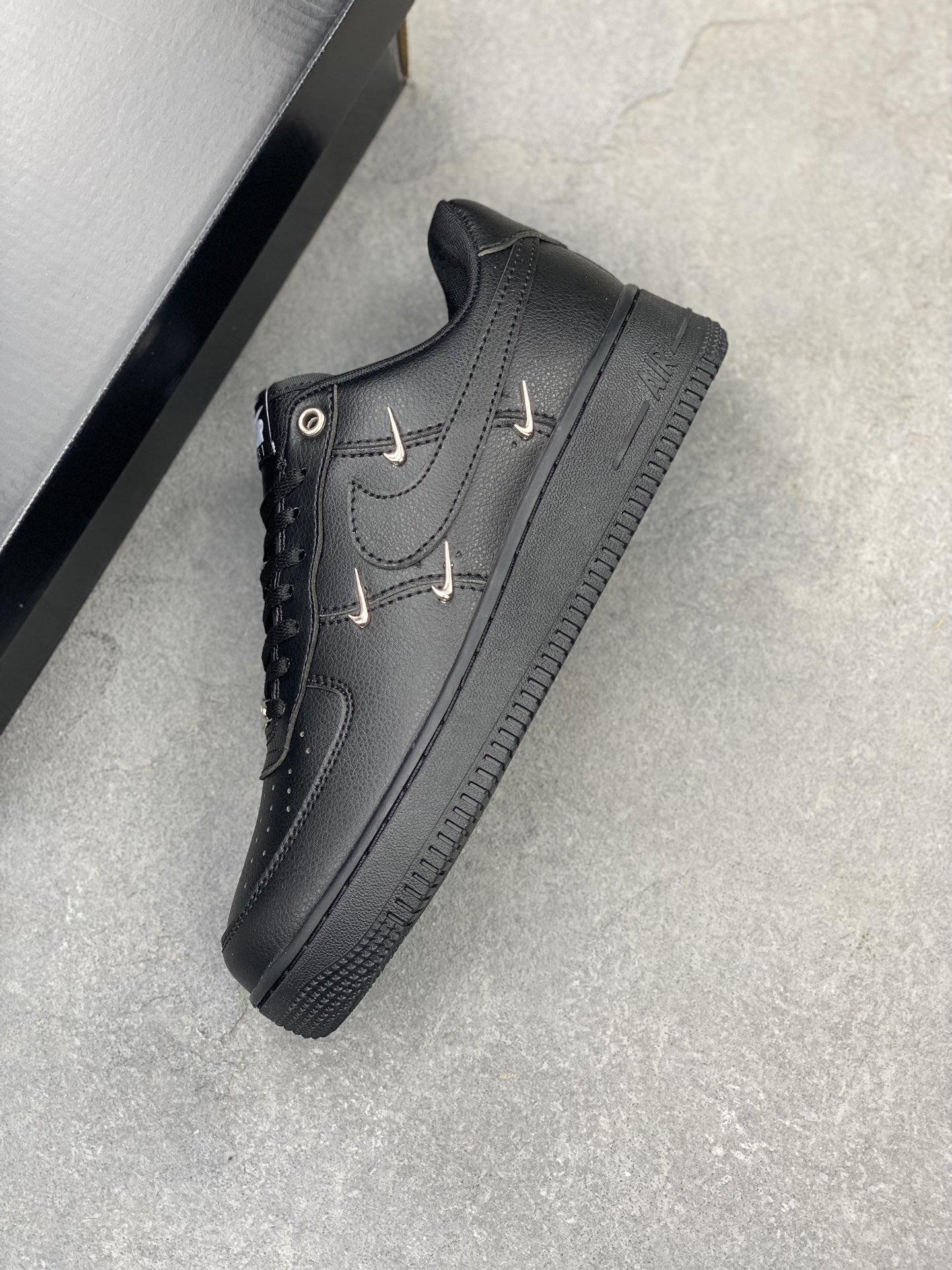 Nike Air Force 1 Low '07 Black Leather Custom Casual Sneakers HQ1180-001 8 i1725223797 9291 7