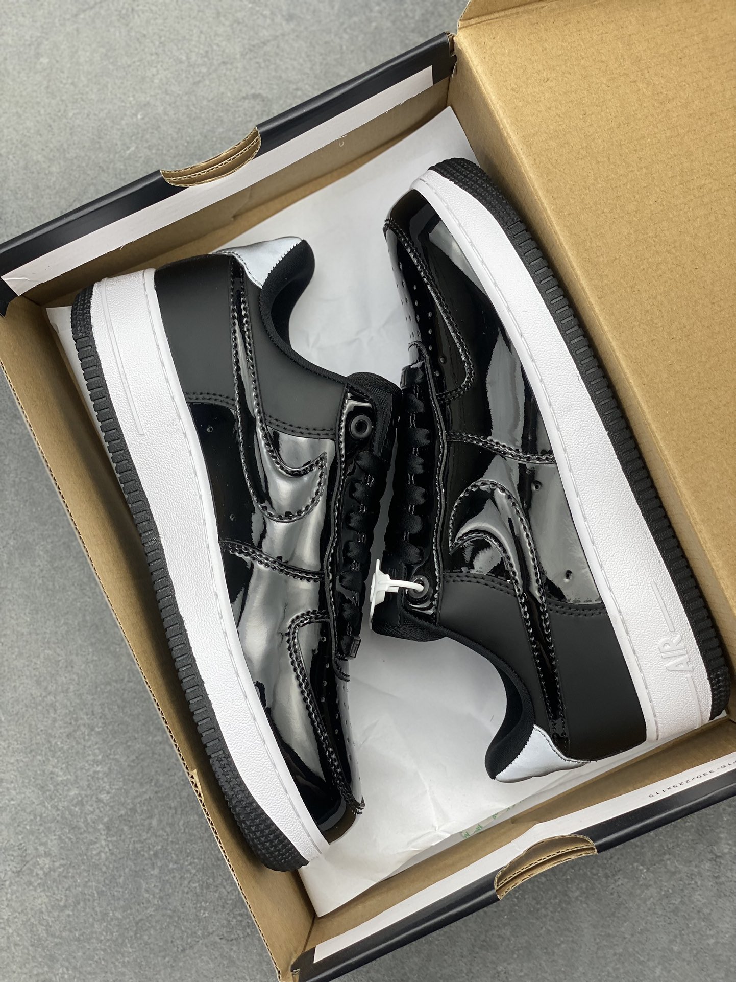 Nike Air Force 1 '07 Low 'Mirror Black' - Iconic Style, Modern Comfort 10 i1725300386 2001 2