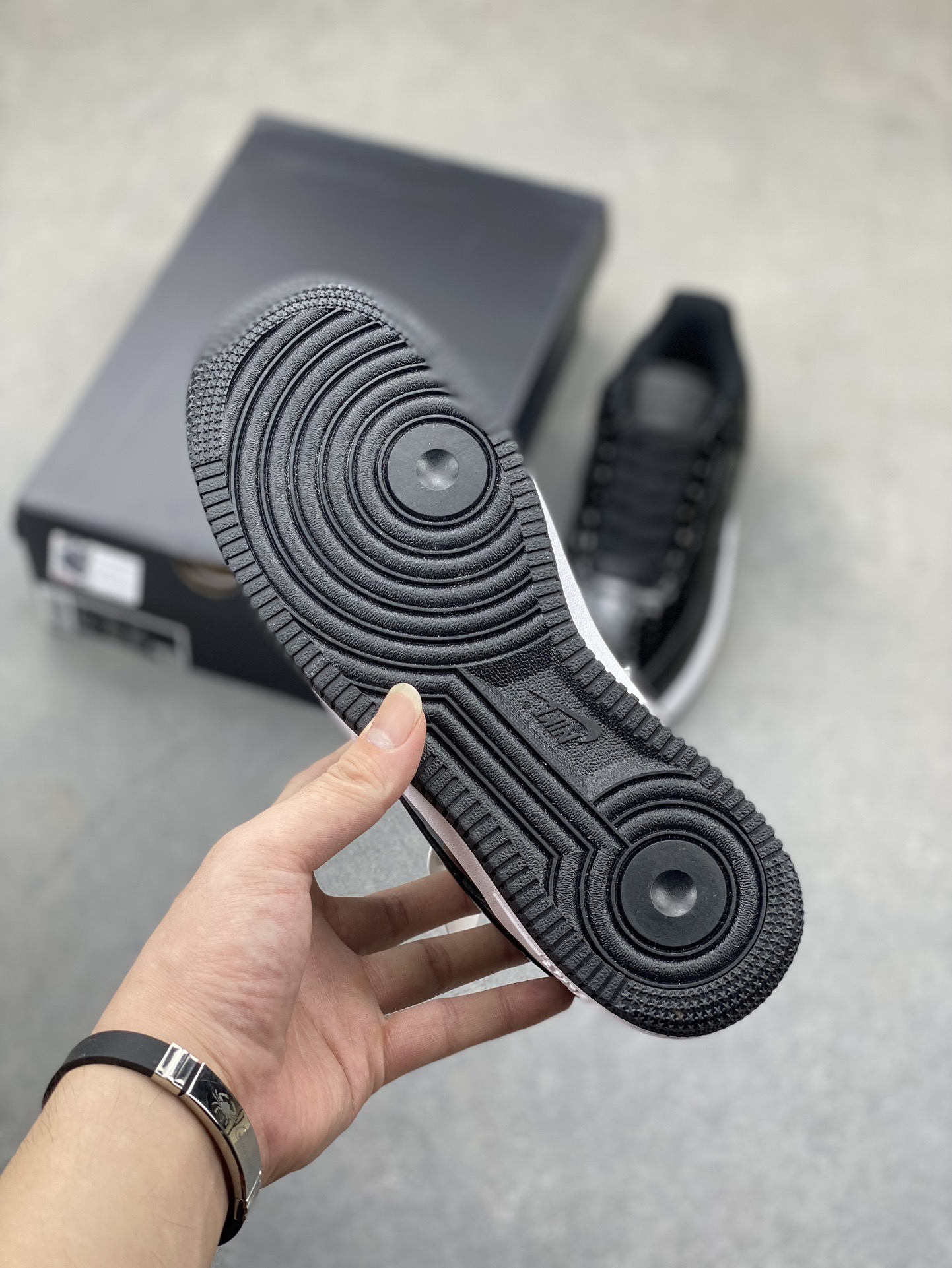 Nike Air Force 1 '07 Low 'Mirror Black' - Iconic Style, Modern Comfort 7 i1725300387 5473 8