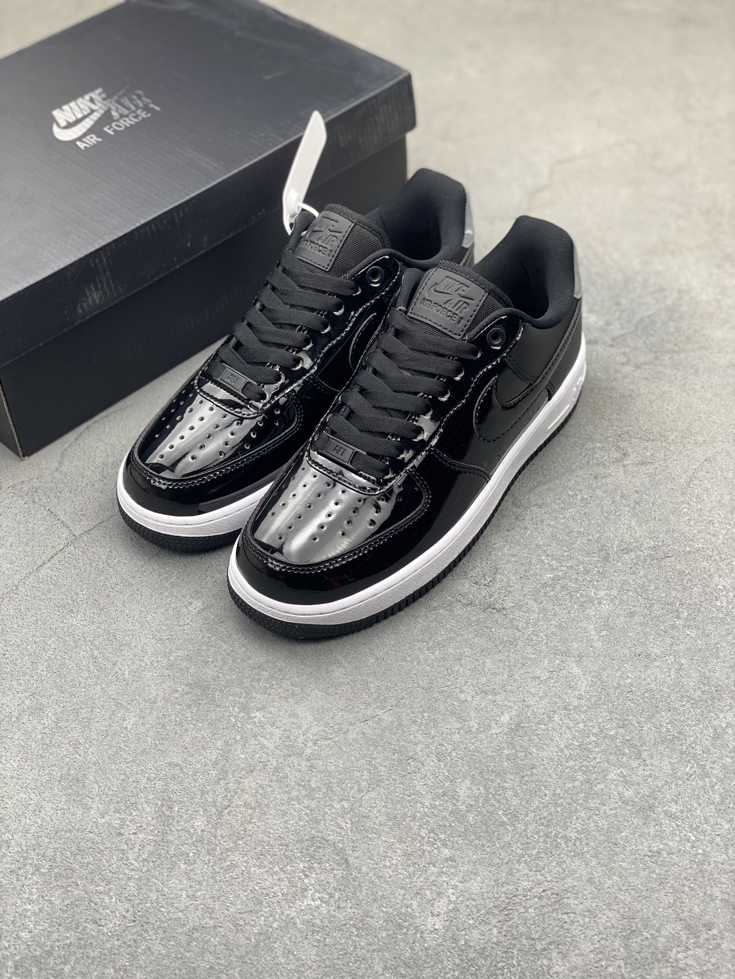 Nike Air Force 1 '07 Low 'Mirror Black' - Iconic Style, Modern Comfort 9 i1725300387 5701 5