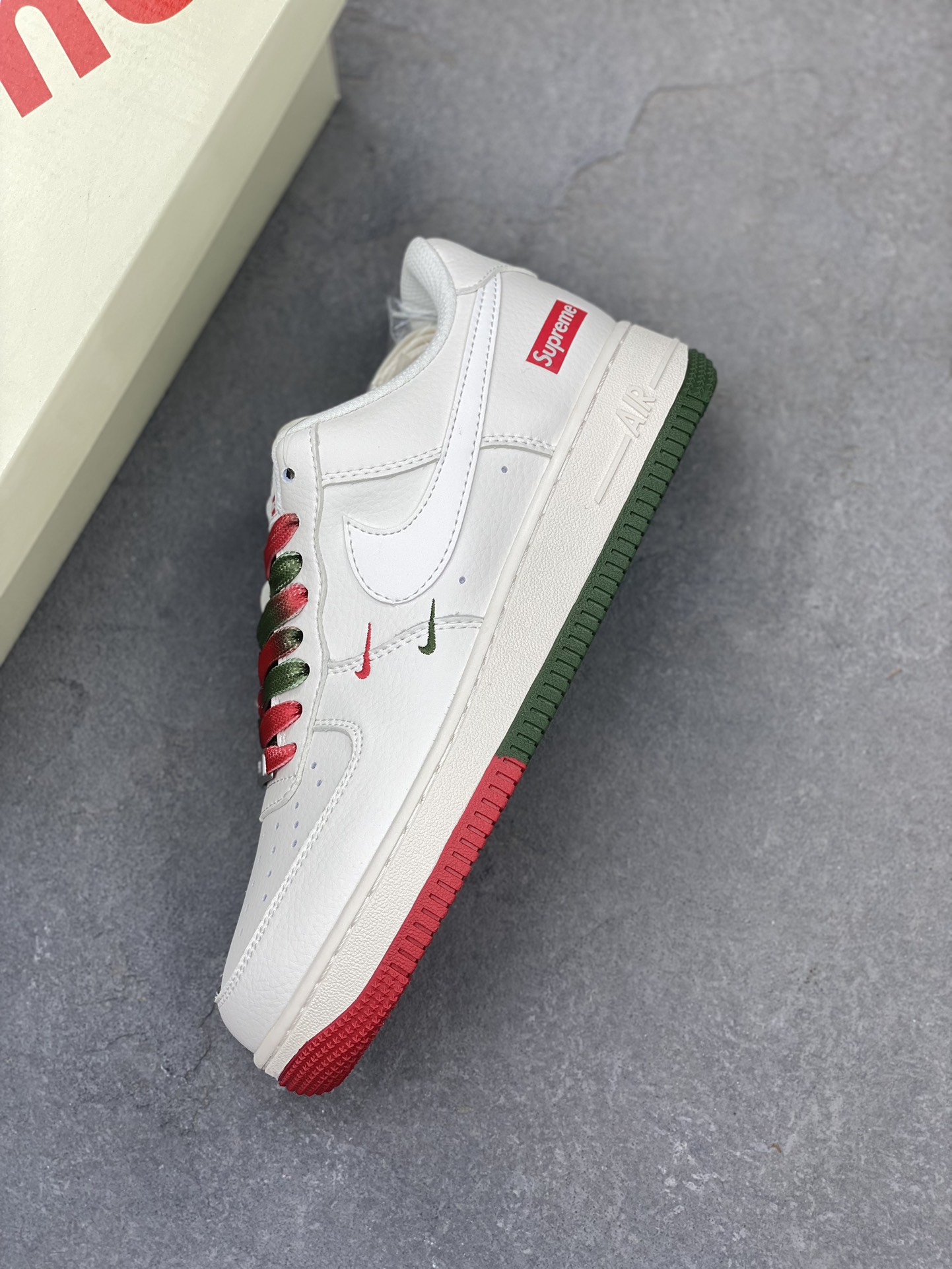 Nike Air Force 1 '07 Low Supreme Collab Sneakers - White/Red/Green 8 i1725300517 6110 1