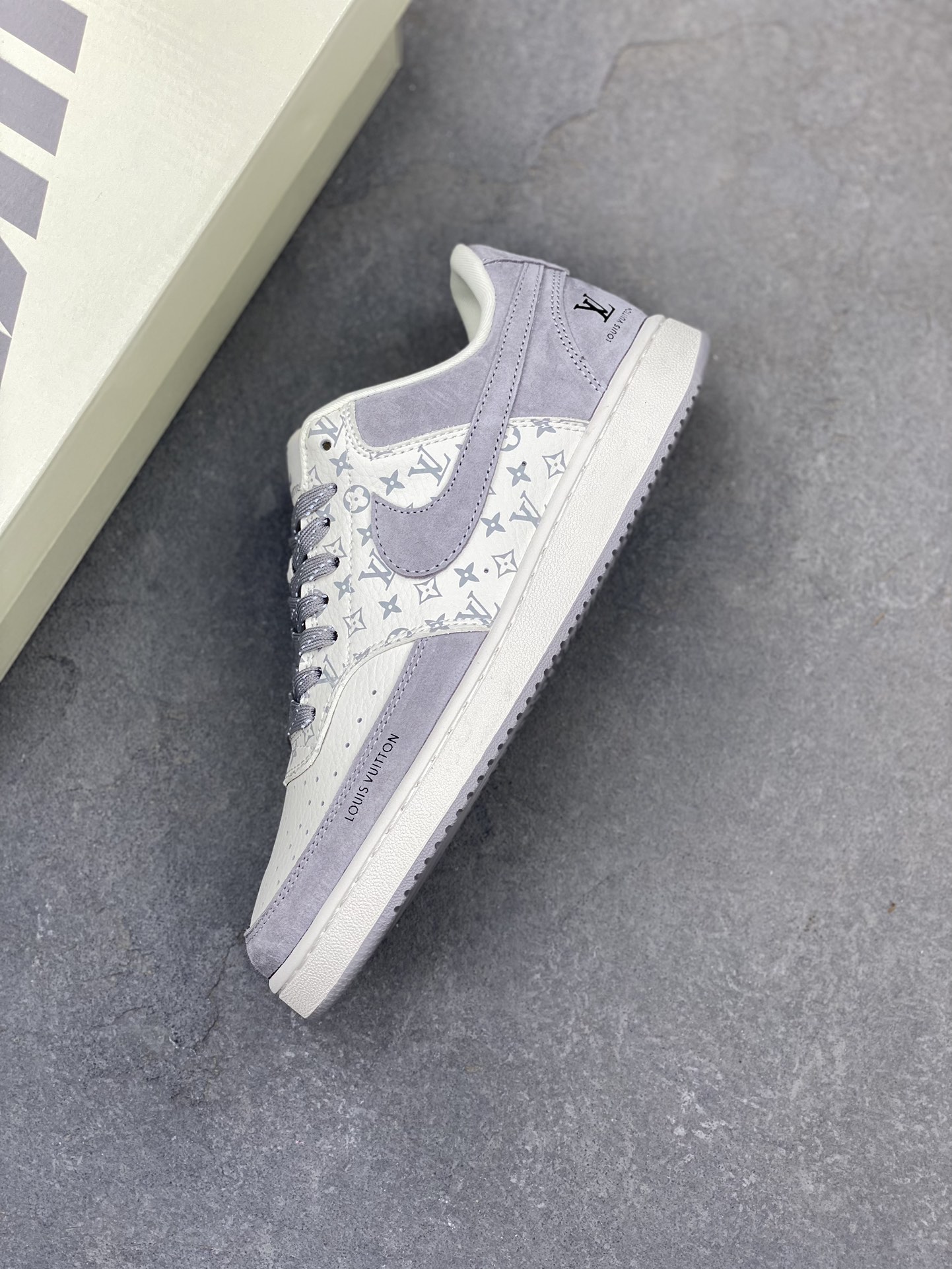 Nike Ebernon Low PRM x Louis Vuitton Custom Sneakers - Grey/White 8 i1725384542 6001 4