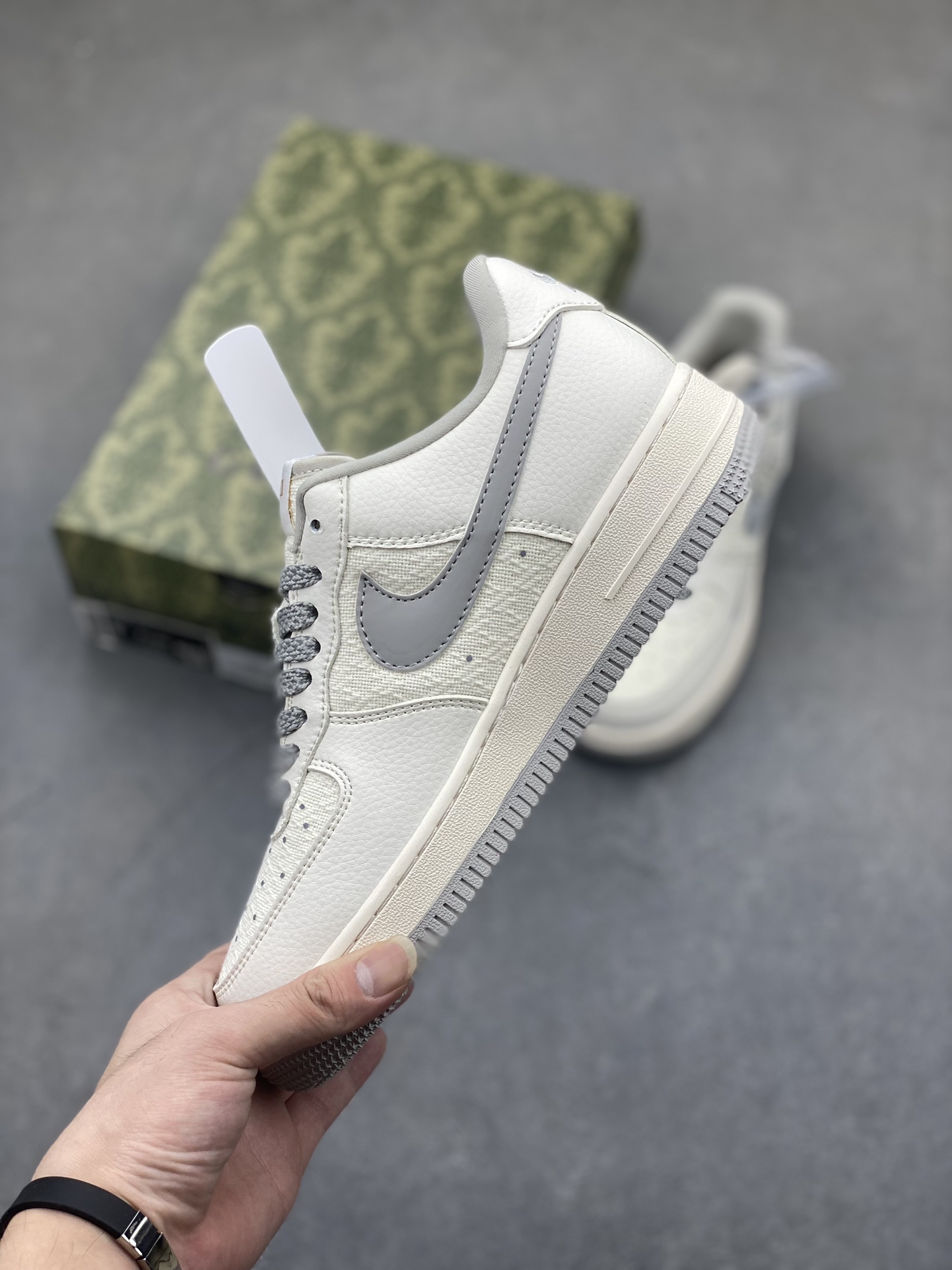 Nike Air Force 1 '07 Low Gucci Sneakers 4 i1725509526 1433 3