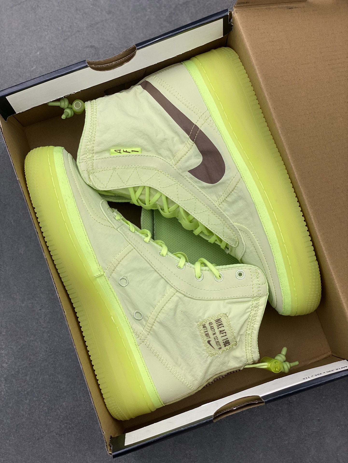 Nike Air Force 1 Shell WMNS 'Neon Green' High-Top Sneakers 10 i1725558854 3087 8