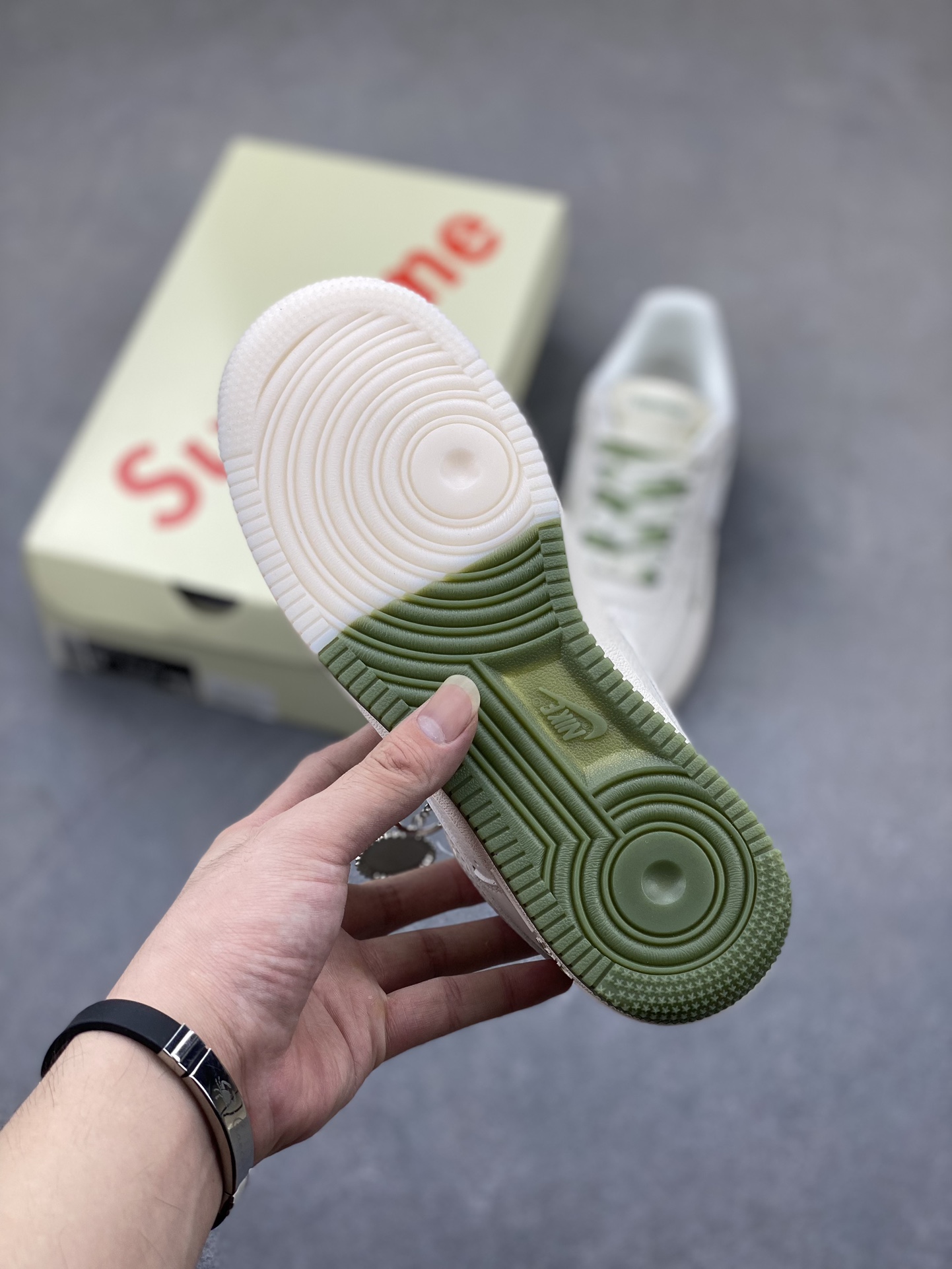 Nike Air Force 1 '07 Low Supreme Collaboration Sneakers - Limited Edition 7 i1725695259 1405 7