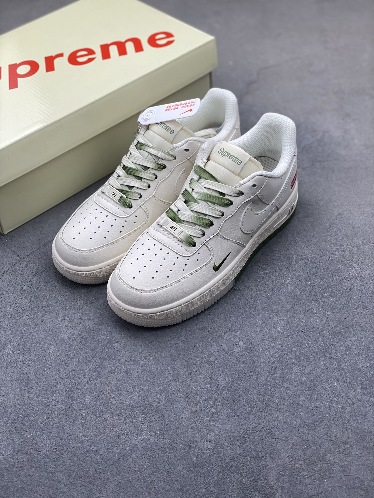 Nike Air Force 1 '07 Low Supreme Collaboration Sneakers - Limited Edition 9 i1725695259 4403 8
