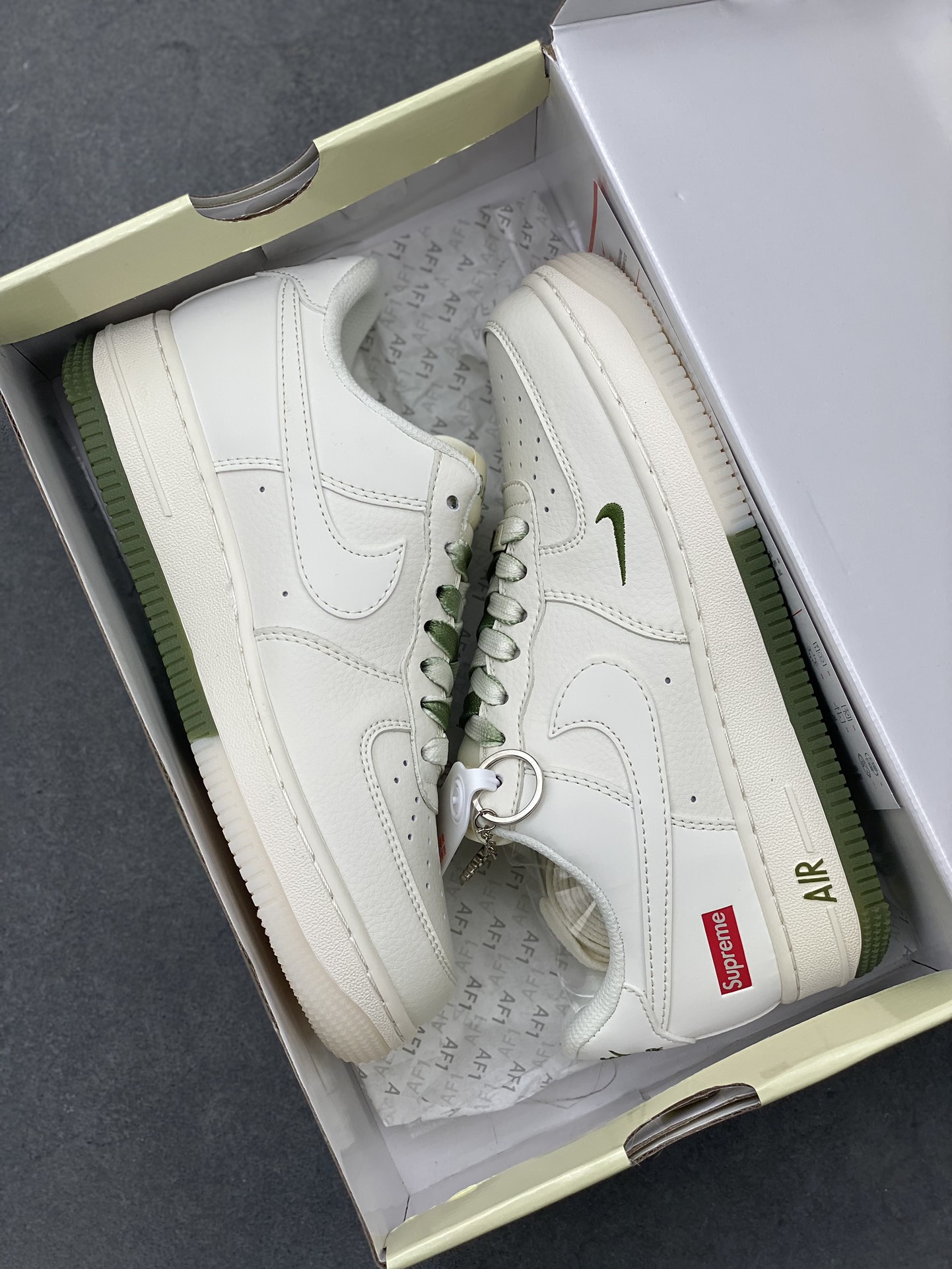Nike Air Force 1 '07 Low Supreme Collaboration Sneakers - Limited Edition 10 i1725695259 6292 5
