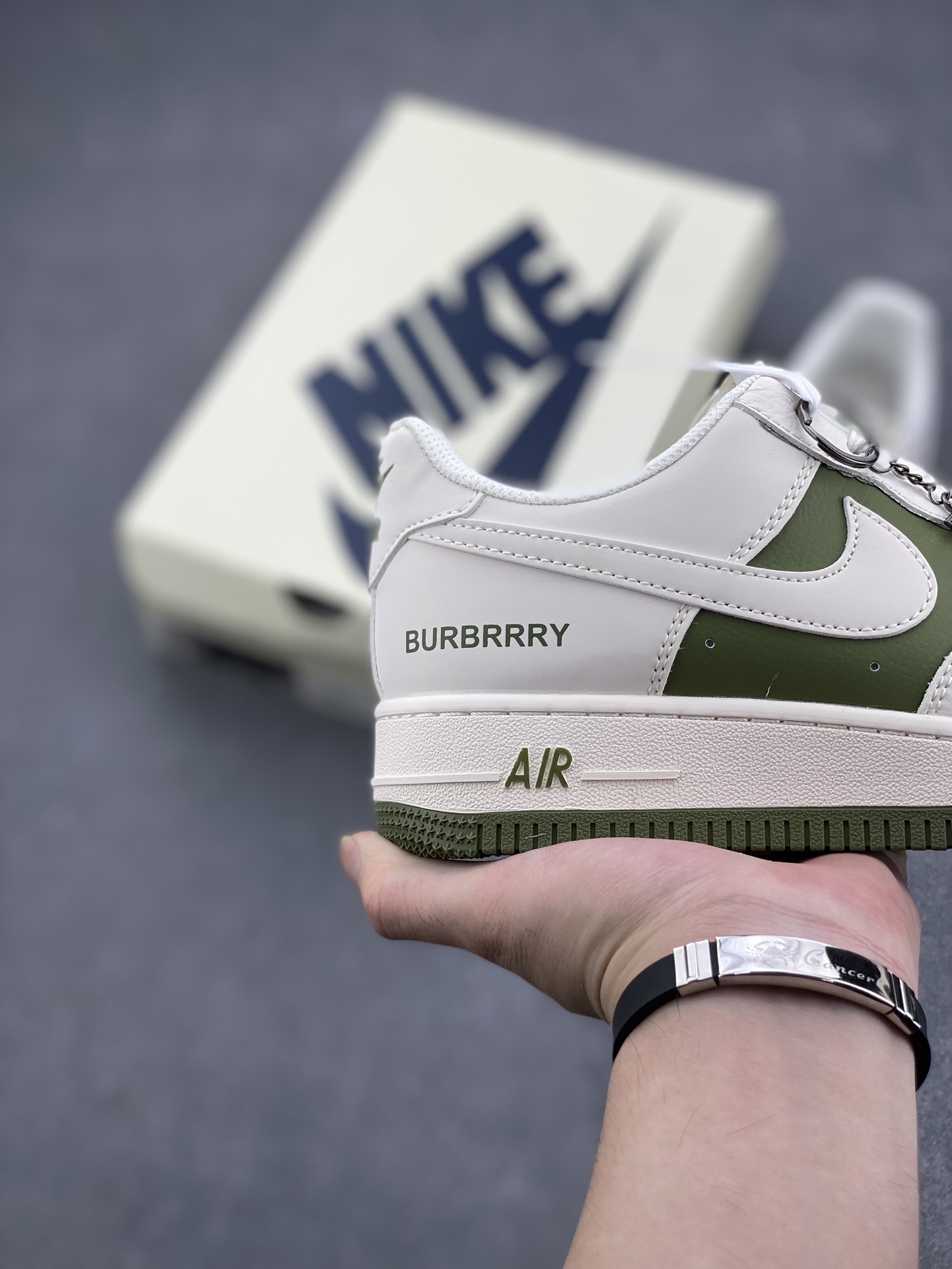 Nike Air Force 1 '07 Low Burberry Collab - Casual Sneakers in Beige/Green 6 i1725829275 4469 1