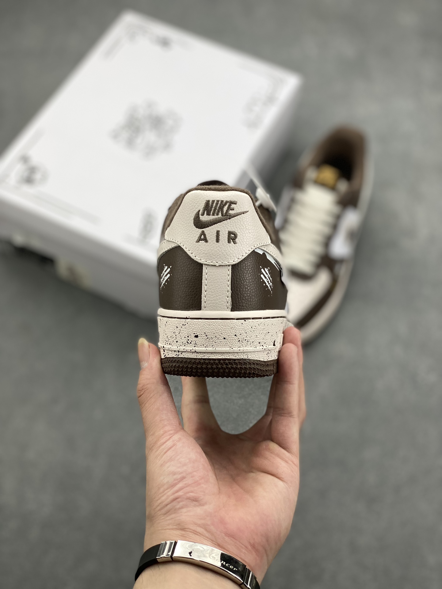 Nike Air Force 1 '07 Low 'Assassination of Little Bear' Casual Sneakers 5 i1725829324 5612 5