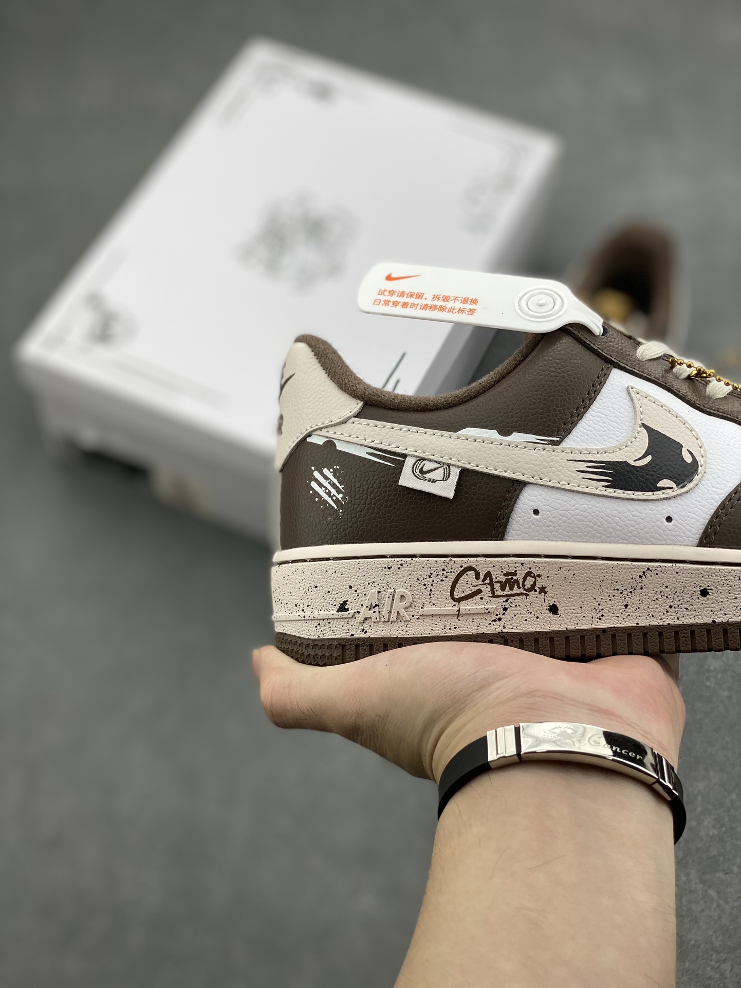 Nike Air Force 1 '07 Low 'Assassination of Little Bear' Casual Sneakers 6 i1725829324 9029 0