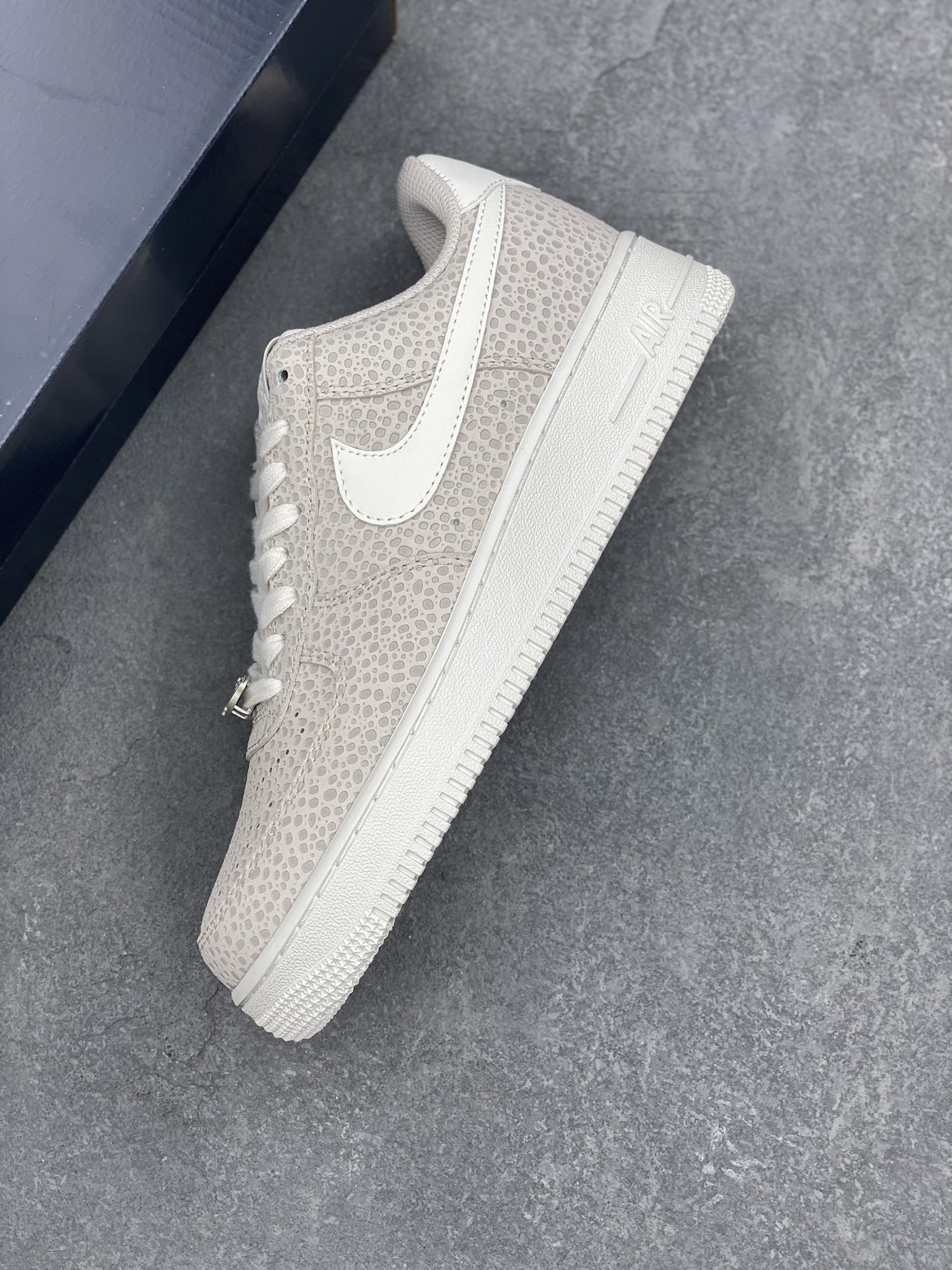Nike Air Force 1 '07 Low Beige Sneakers, Cushioned, Height Increasing 8 i1725989493 629 8