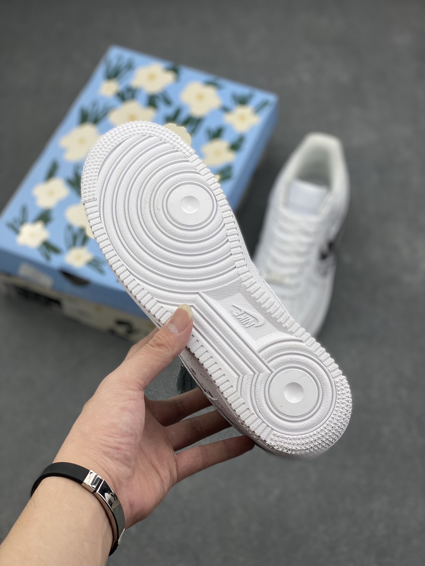 Nike Air Force 1 '07 Low Chinese Ink Painting Custom Sneakers 7 i1725989925 4244 7