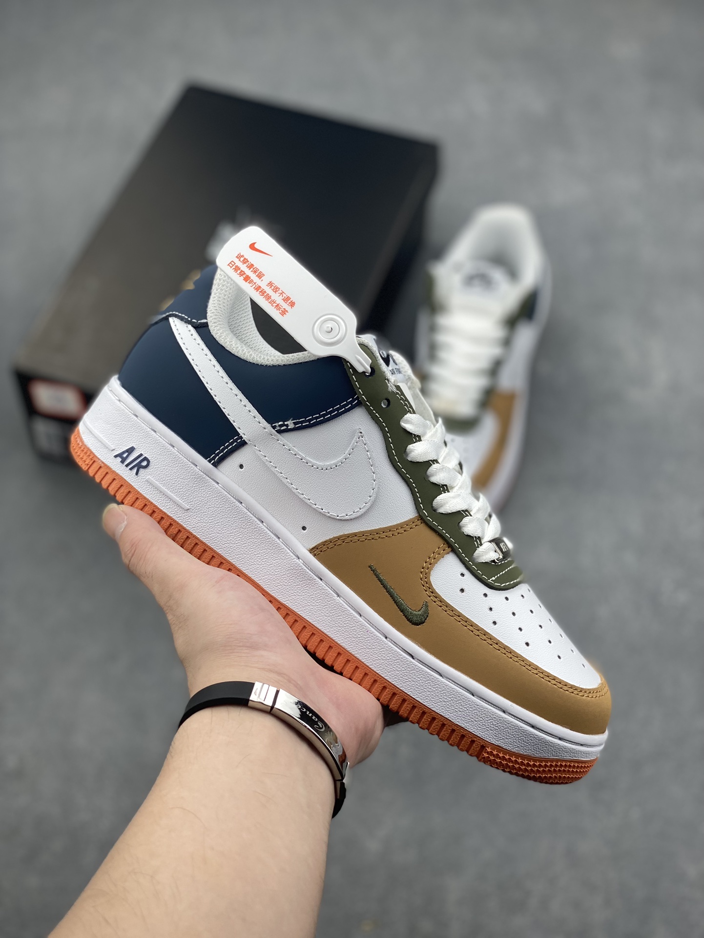 Nike Air Force 1 '07 Low Casual Sneakers - Versatile, Comfortable, and Stylish 2 i1726082640 1293 3