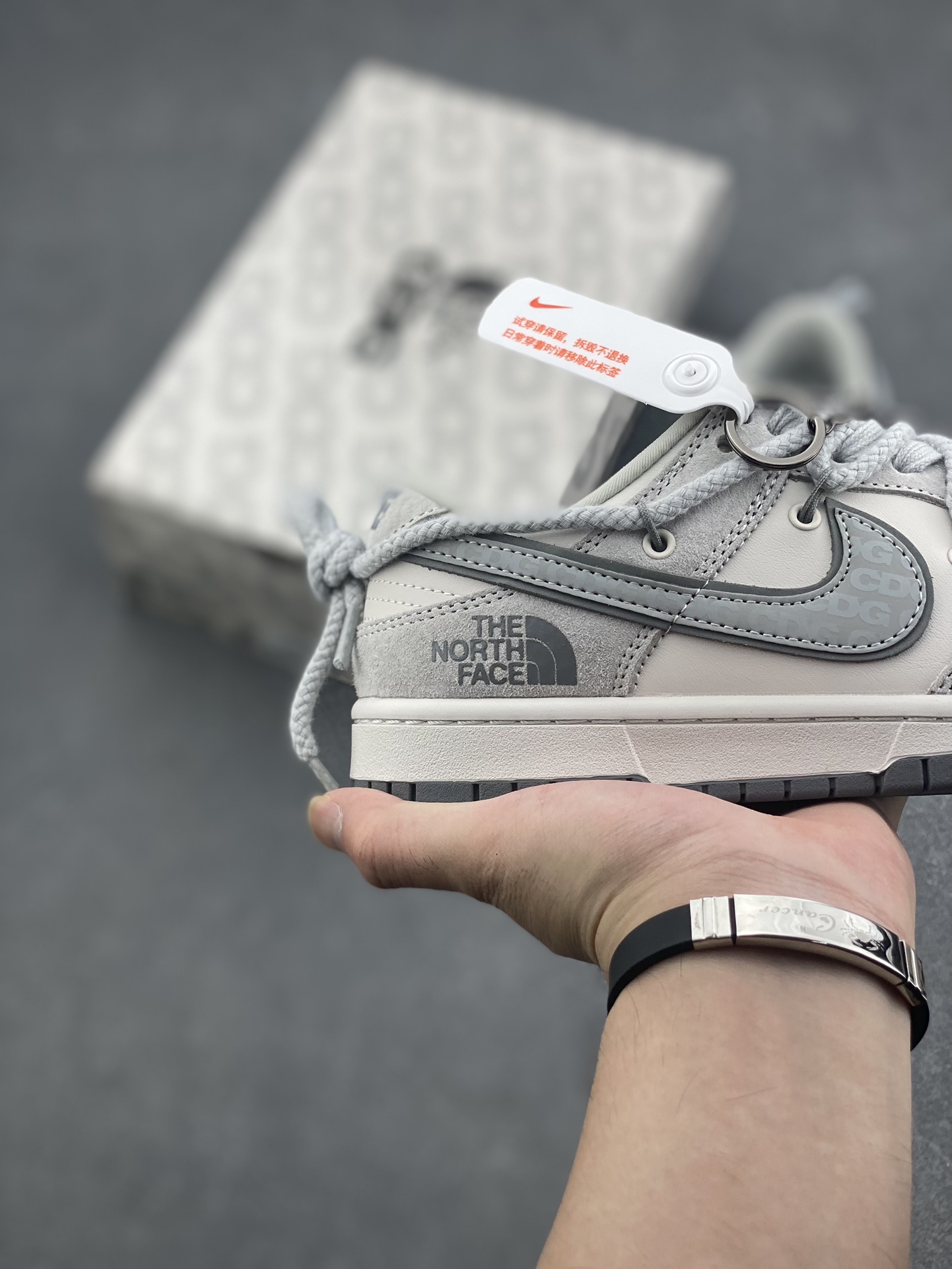 Nike SB Dunk Low The North Face Casual Skateboarding Shoes 6 i1726082859 9591 6