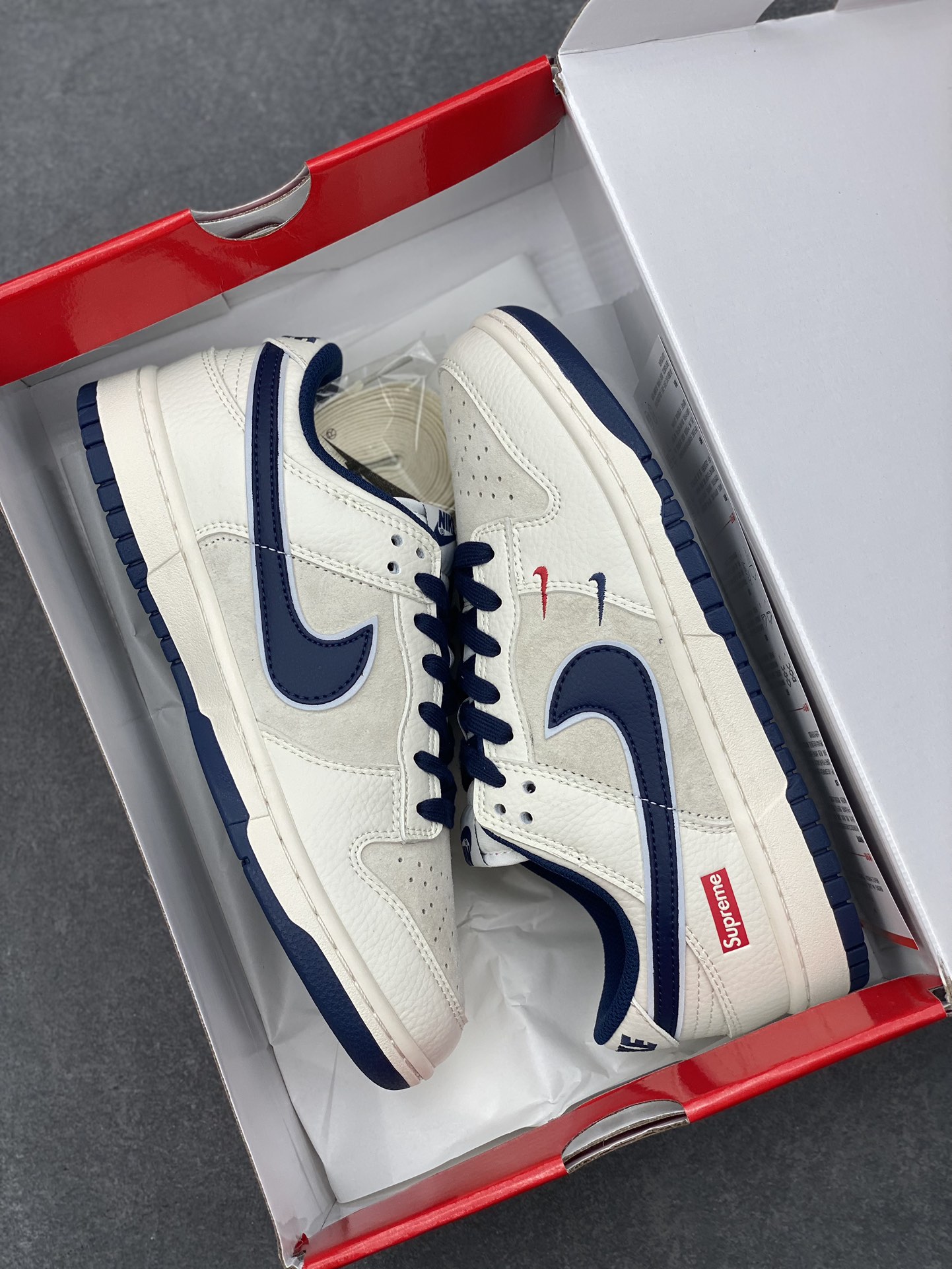 Nike SB Dunk Low Supreme Collab - Double Swoosh - Premium Sneakers 10 i1726161240 1954 2