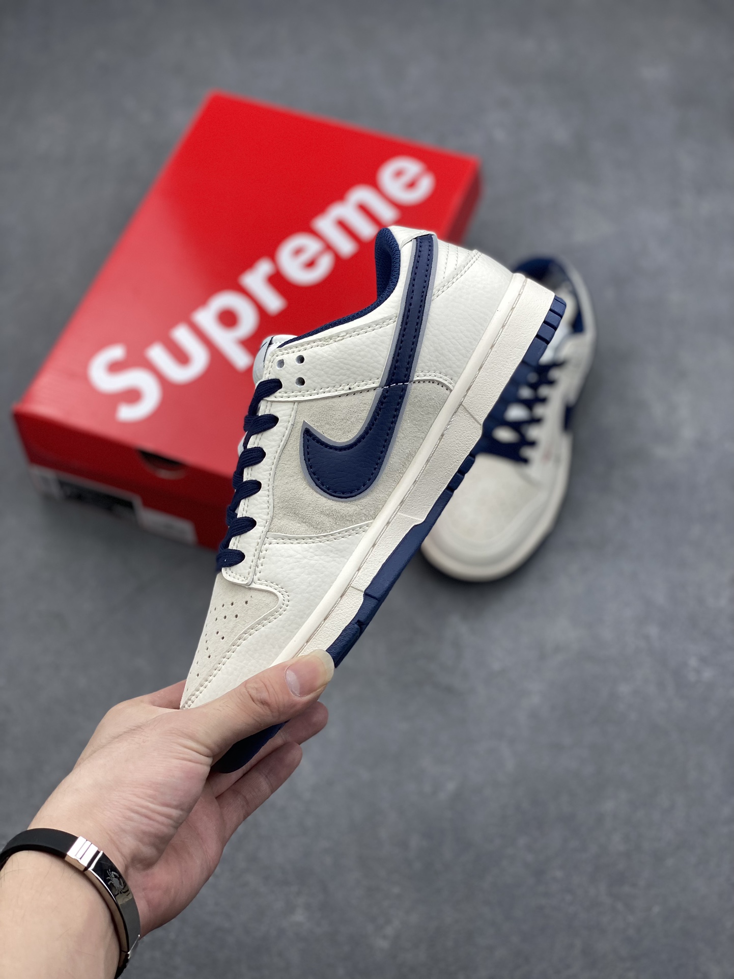 Nike SB Dunk Low Supreme Collab - Double Swoosh - Premium Sneakers 4 i1726161240 6847 0