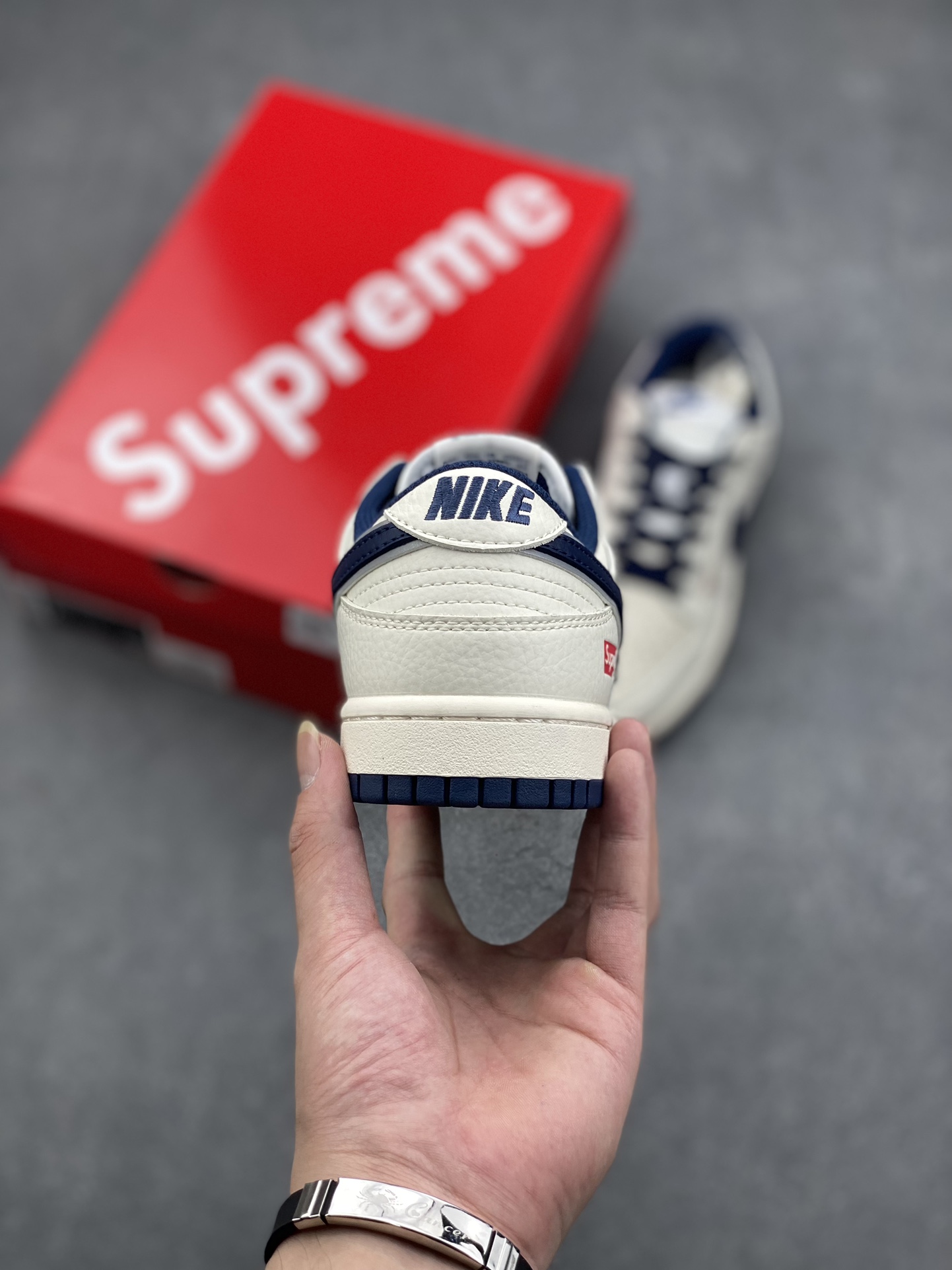 Nike SB Dunk Low Supreme Collab - Double Swoosh - Premium Sneakers 5 i1726161241 3757 7