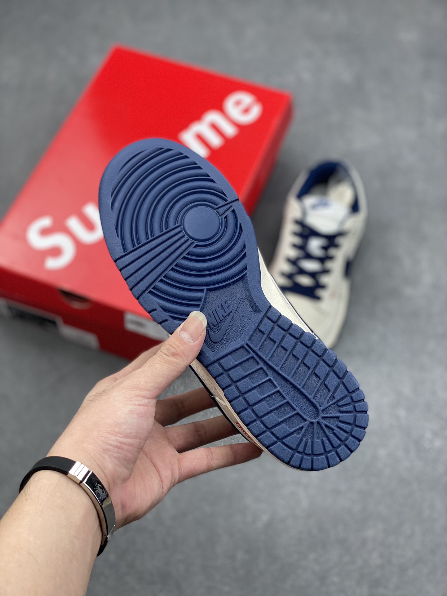Nike SB Dunk Low Supreme Collab - Double Swoosh - Premium Sneakers 7 i1726161241 7558 6
