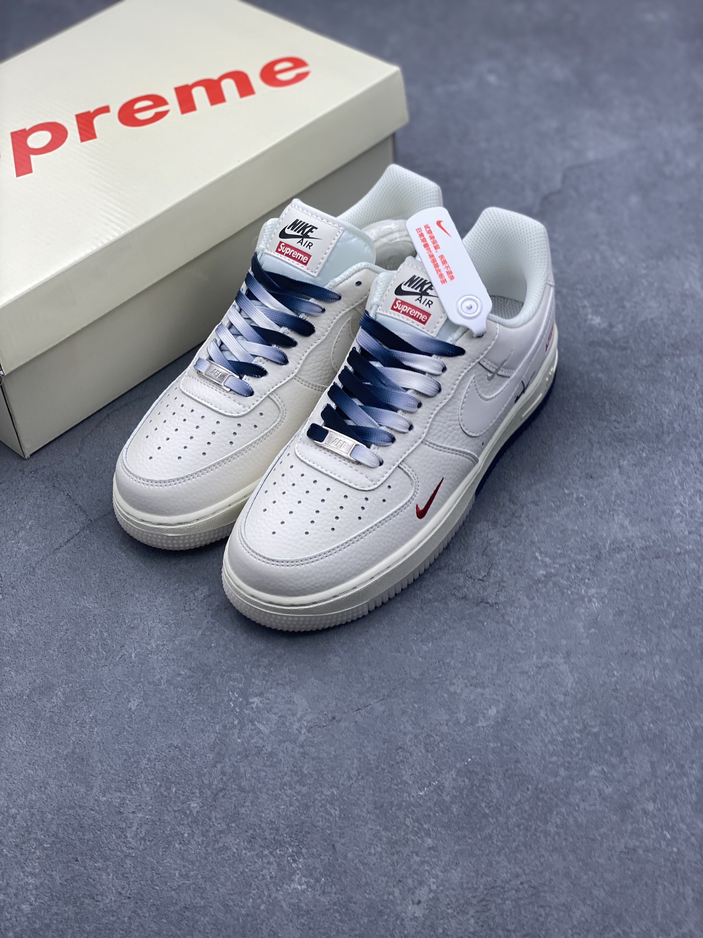 Nike Air Force 1 '07 Low Supreme Collaboration - White/Blue Sneakers 9 i1726421078 1613 3