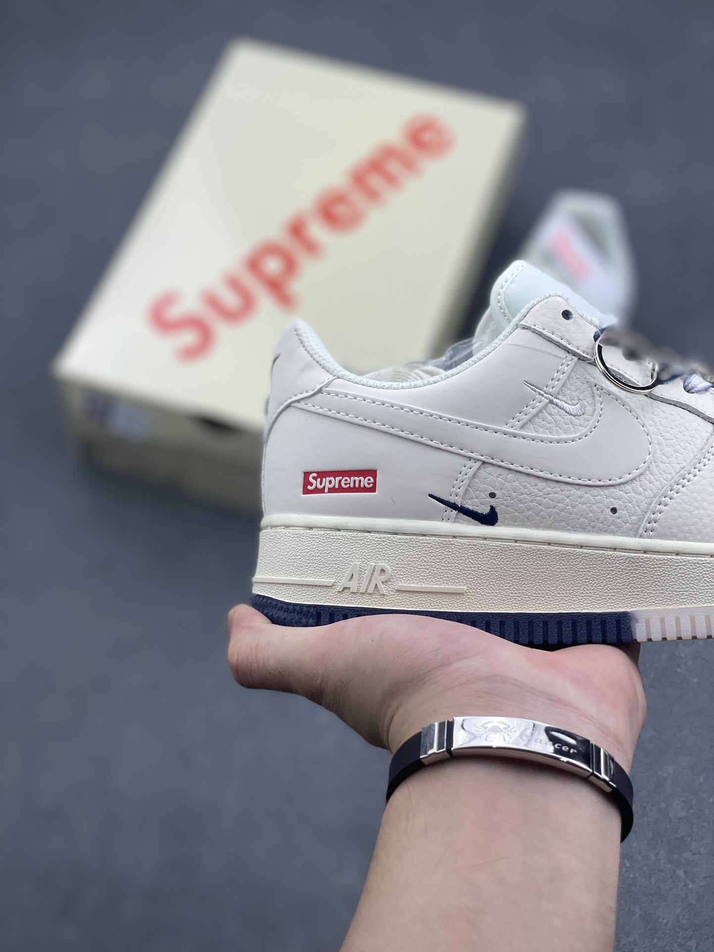 Nike Air Force 1 '07 Low Supreme Collaboration - White/Blue Sneakers 6 i1726421078 194 7