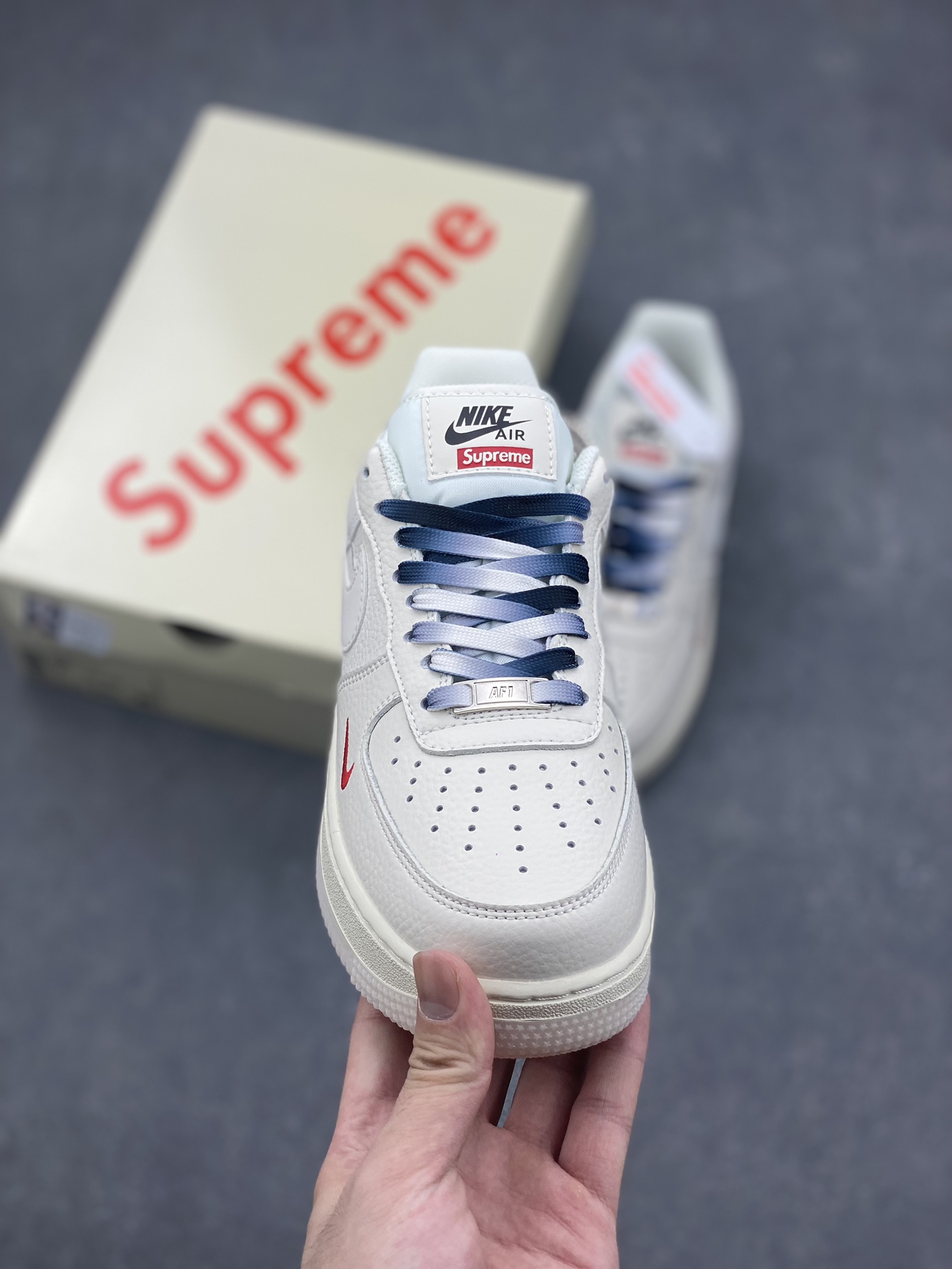 Nike Air Force 1 '07 Low Supreme Collaboration - White/Blue Sneakers 3 i1726421078 2482 5