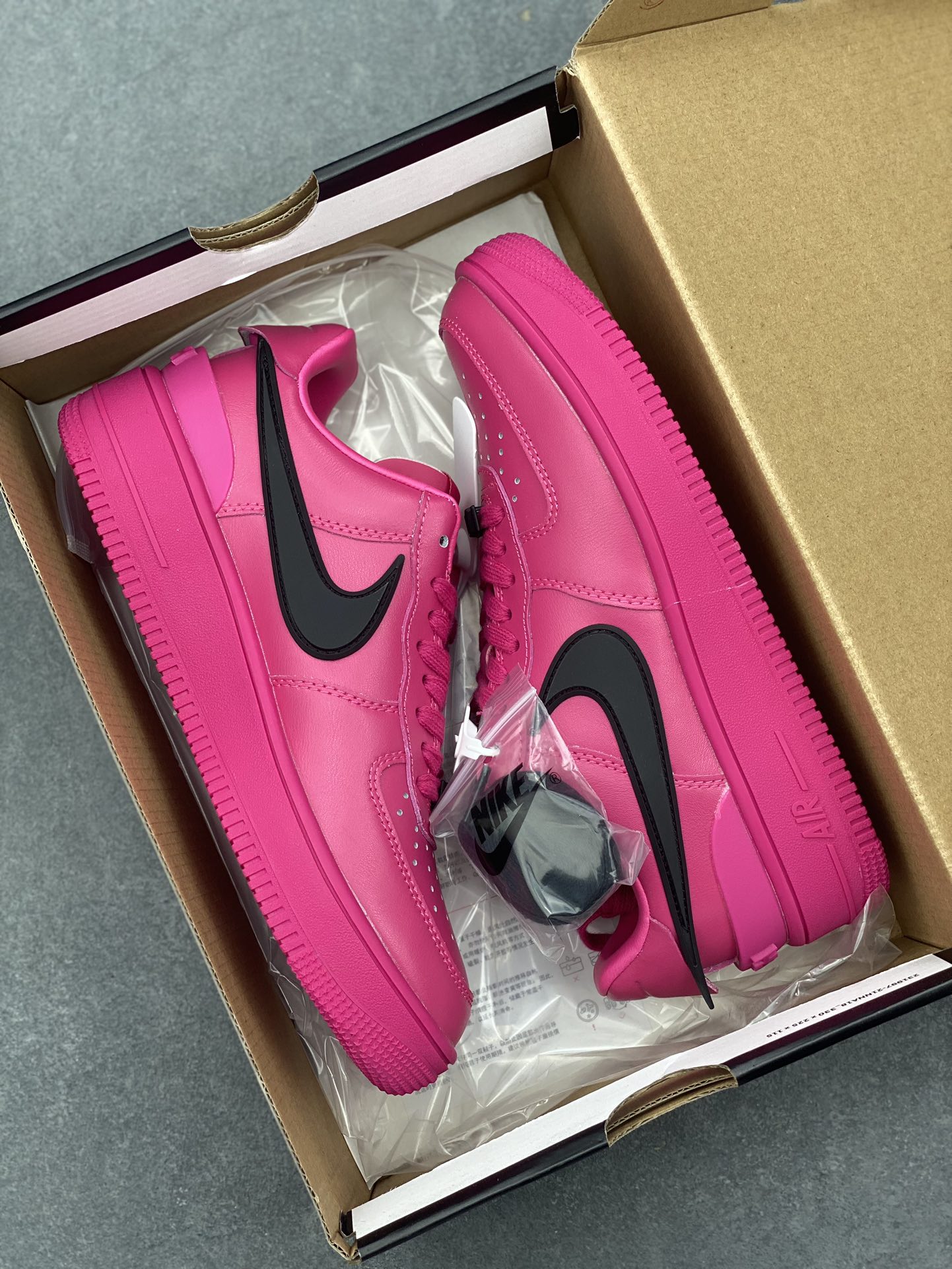 Nike Air Force 1 '07 Low-Top Sneakers - Fuchsia Dream with Black Accents 10 i1726603773 1086 2