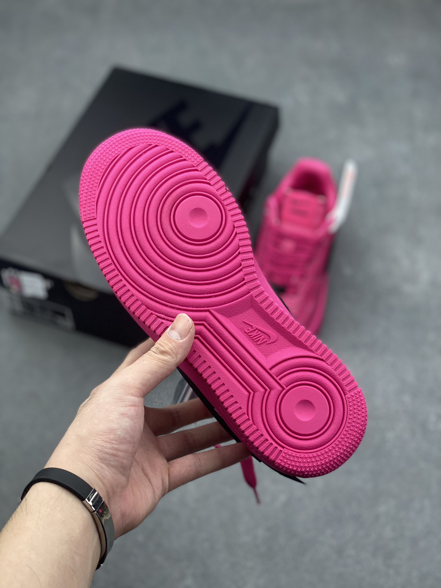 Nike Air Force 1 '07 Low-Top Sneakers - Fuchsia Dream with Black Accents 7 i1726603773 1261 4