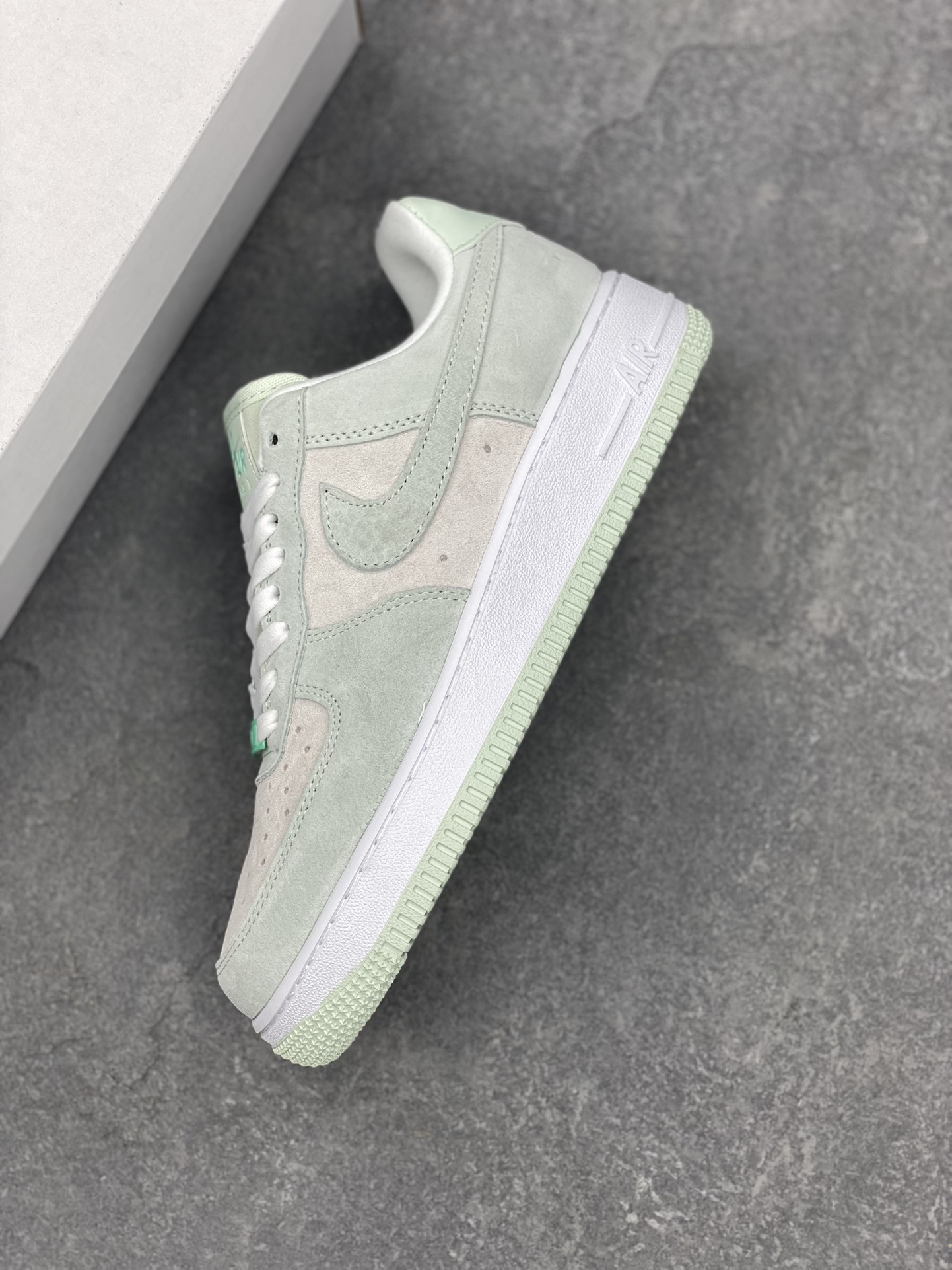 Nike Air Force 1 '07 Low-Top Sneakers Suede Green HQ1497-099 8 i1726679196 6514 5