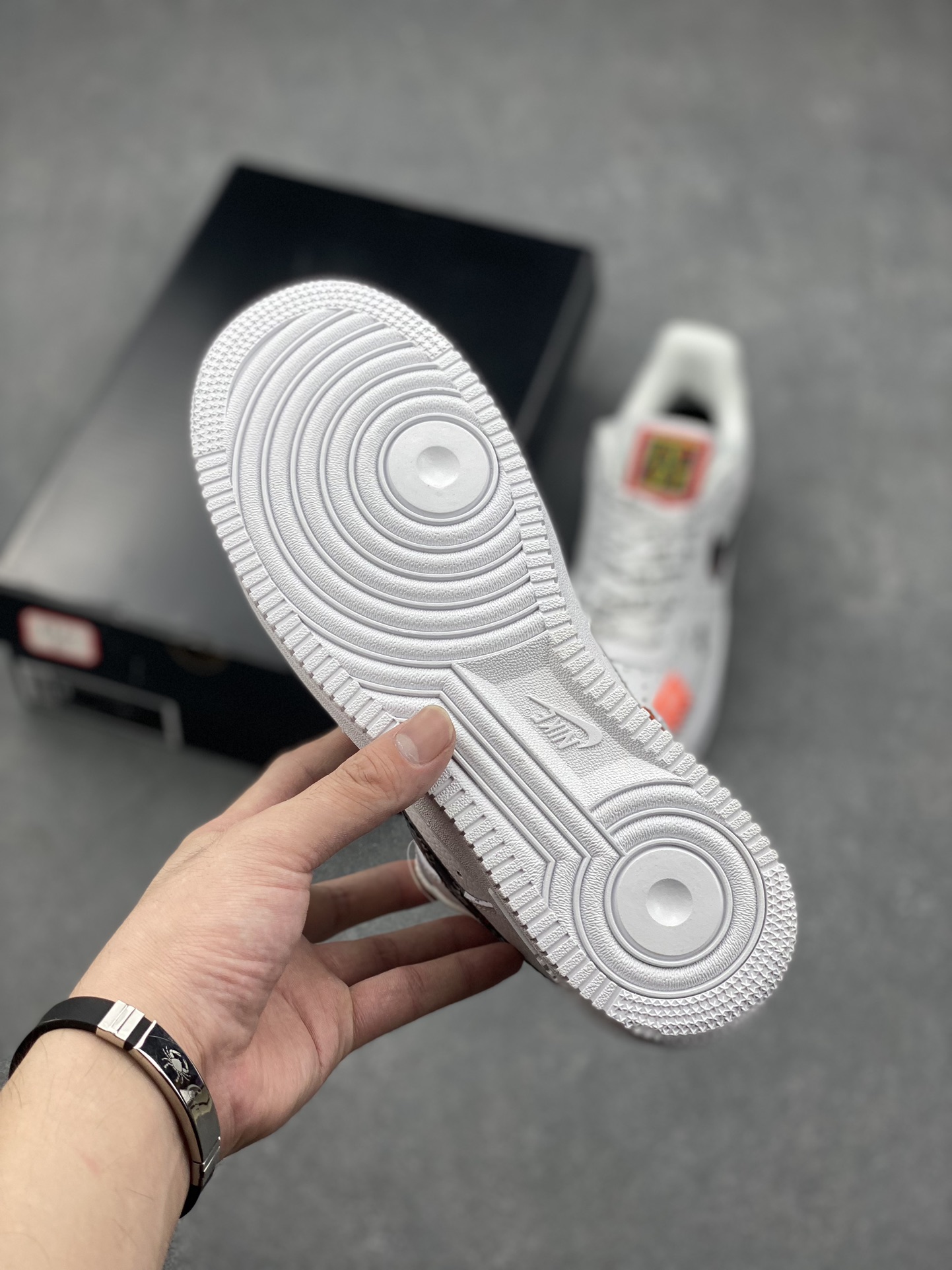 Nike Air Force 1 Low '07: Iconic Style, Ultimate Comfort, Perfect for Everyday Wear 7 i1726765853 4731 4
