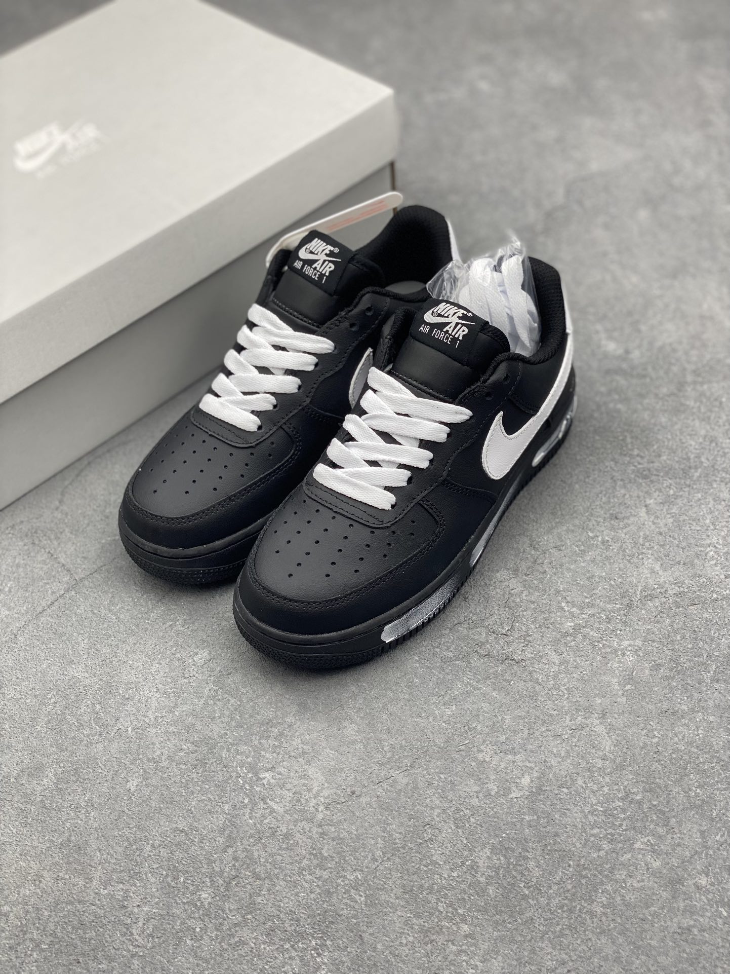 Nike Air Force 1 Low Black White Casual Sneakers CW2288-001 9 i1726850273 5246 5