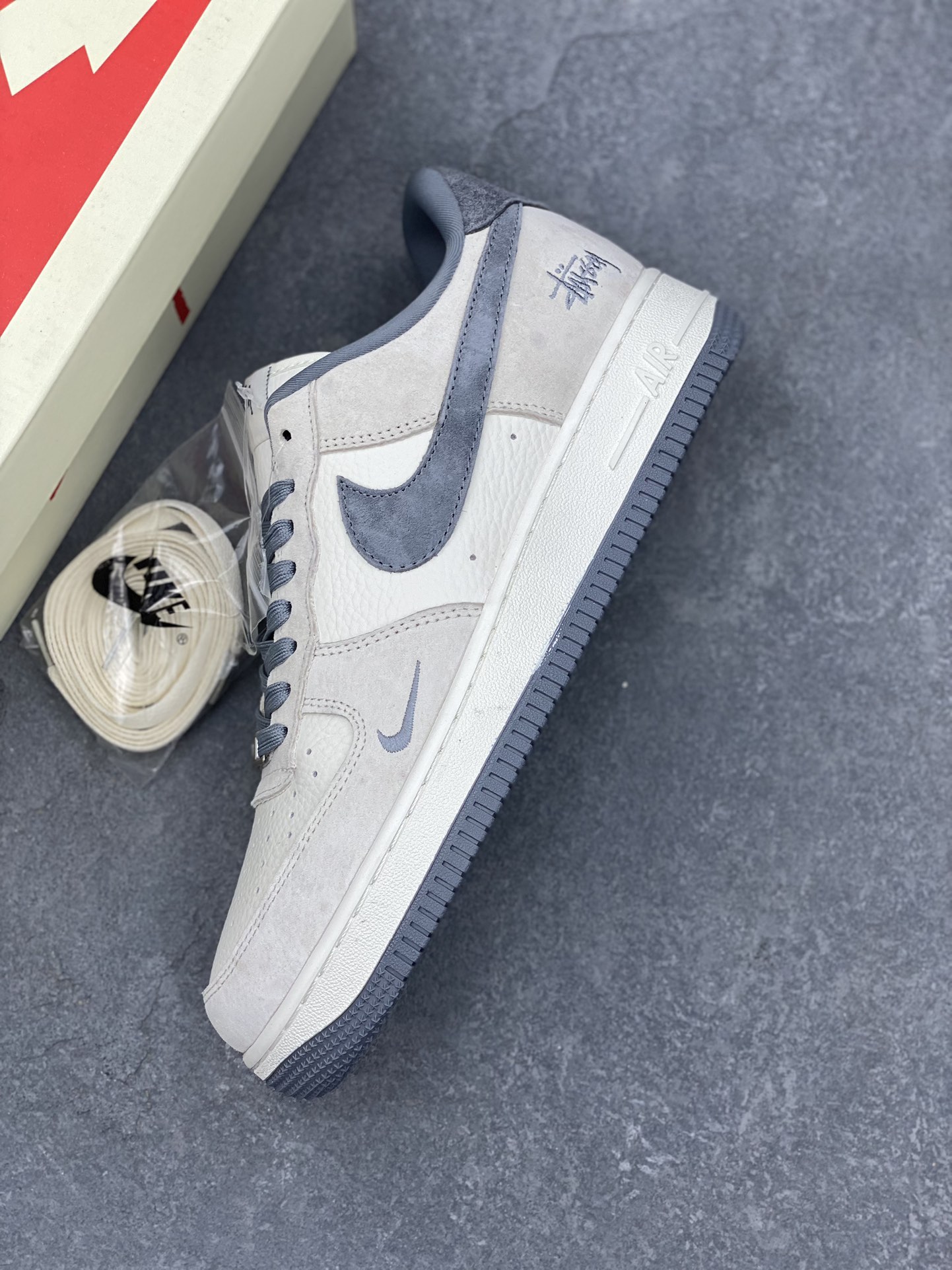 Nike Air Force 1 '07 Low Stussy Collab Sneakers - Limited Edition 8 i1726850681 5013 2