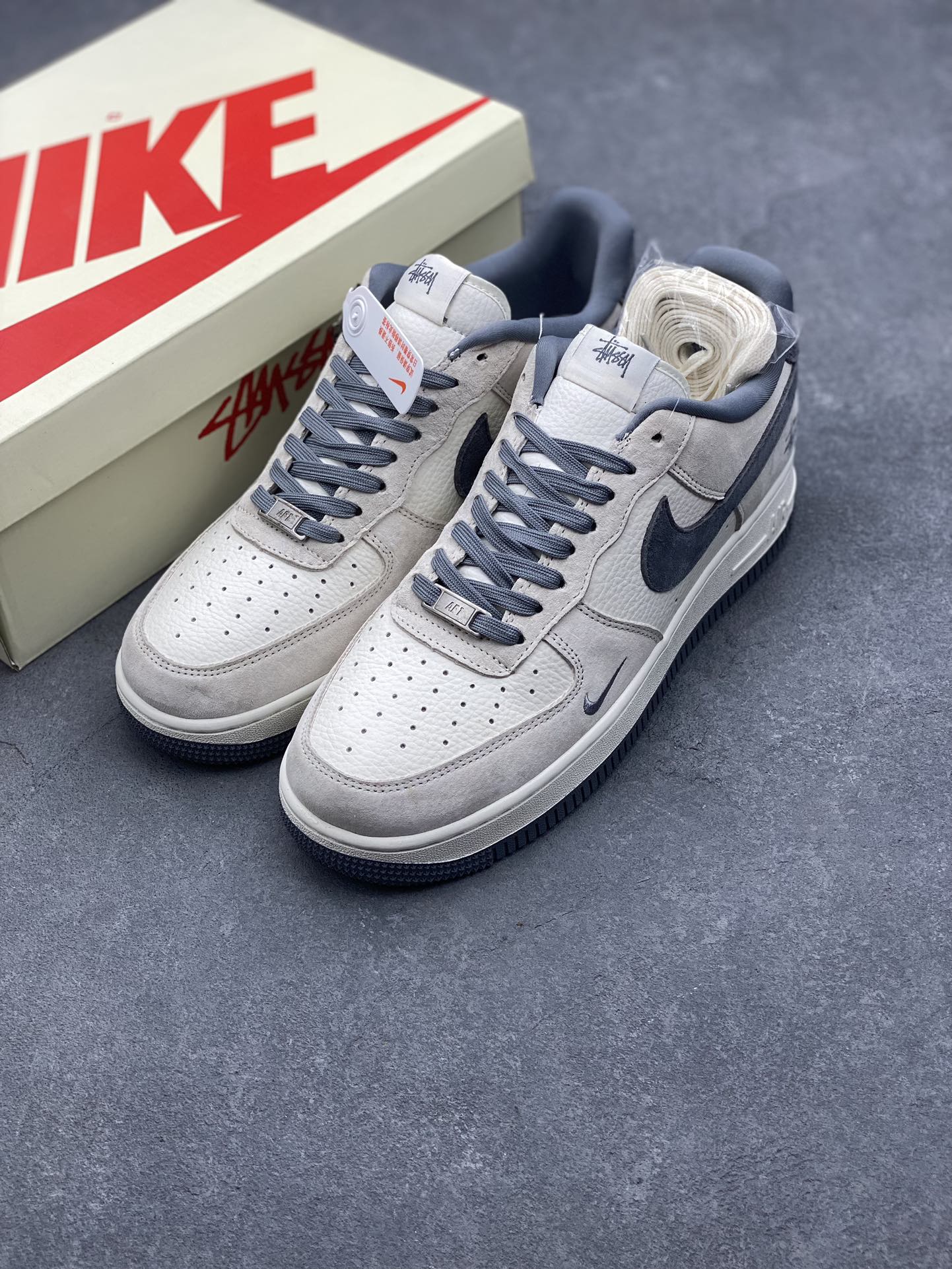 Nike Air Force 1 '07 Low Stussy Collab Sneakers - Limited Edition 9 i1726850681 9704 6