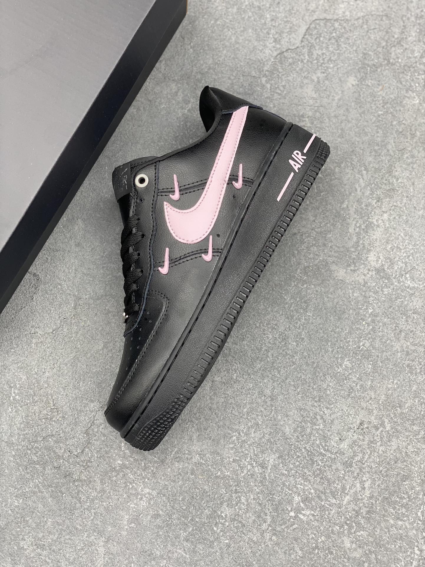 Nike Air Force 1 '07 Low Black/Pink Casual Fashion Sneakers HQ1180-001 8 i1727454800 335 2
