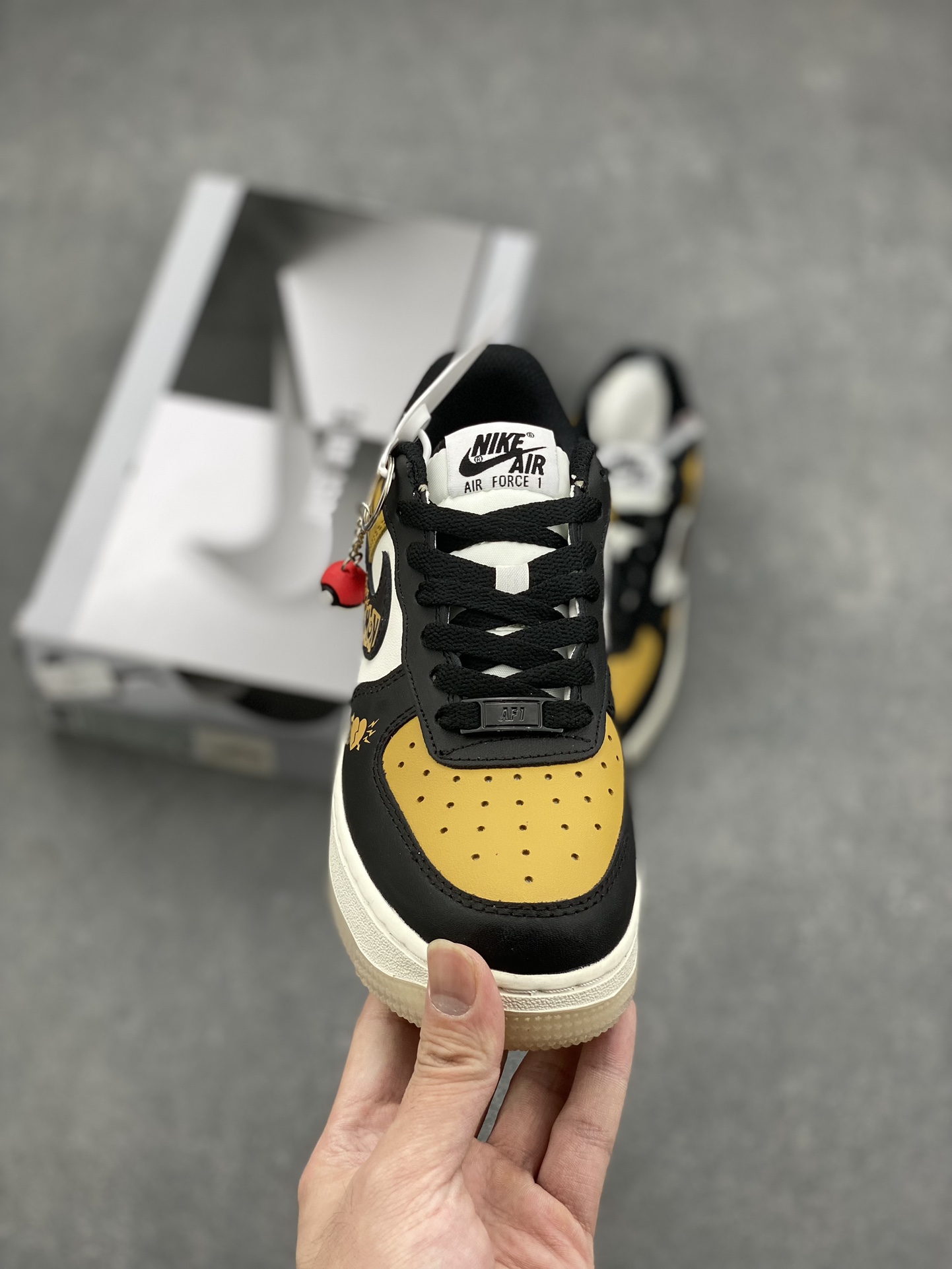 Nike Air Force 1 Low '07 x Pokémon White Black Yellow - Authentic Edition 3 i1727454906 2490 0