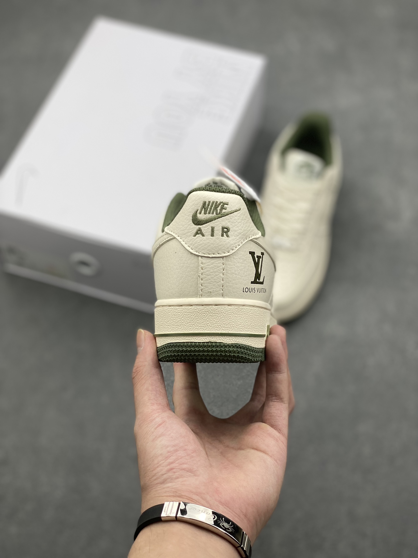 Nike Air Force 1 '07 Low Louis Vuitton Custom Sneakers 5 i1727629032 8596 2