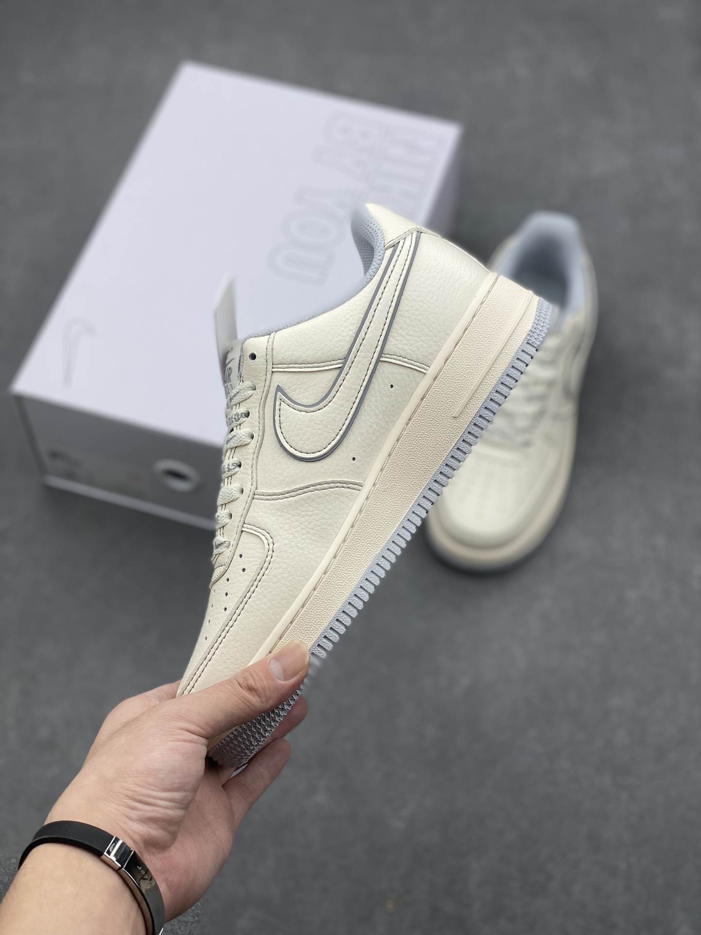 Nike X Stussy Air Force 1 Low '07: Thick Soled, Versatile Sneakers 4 i1727629182 838 0