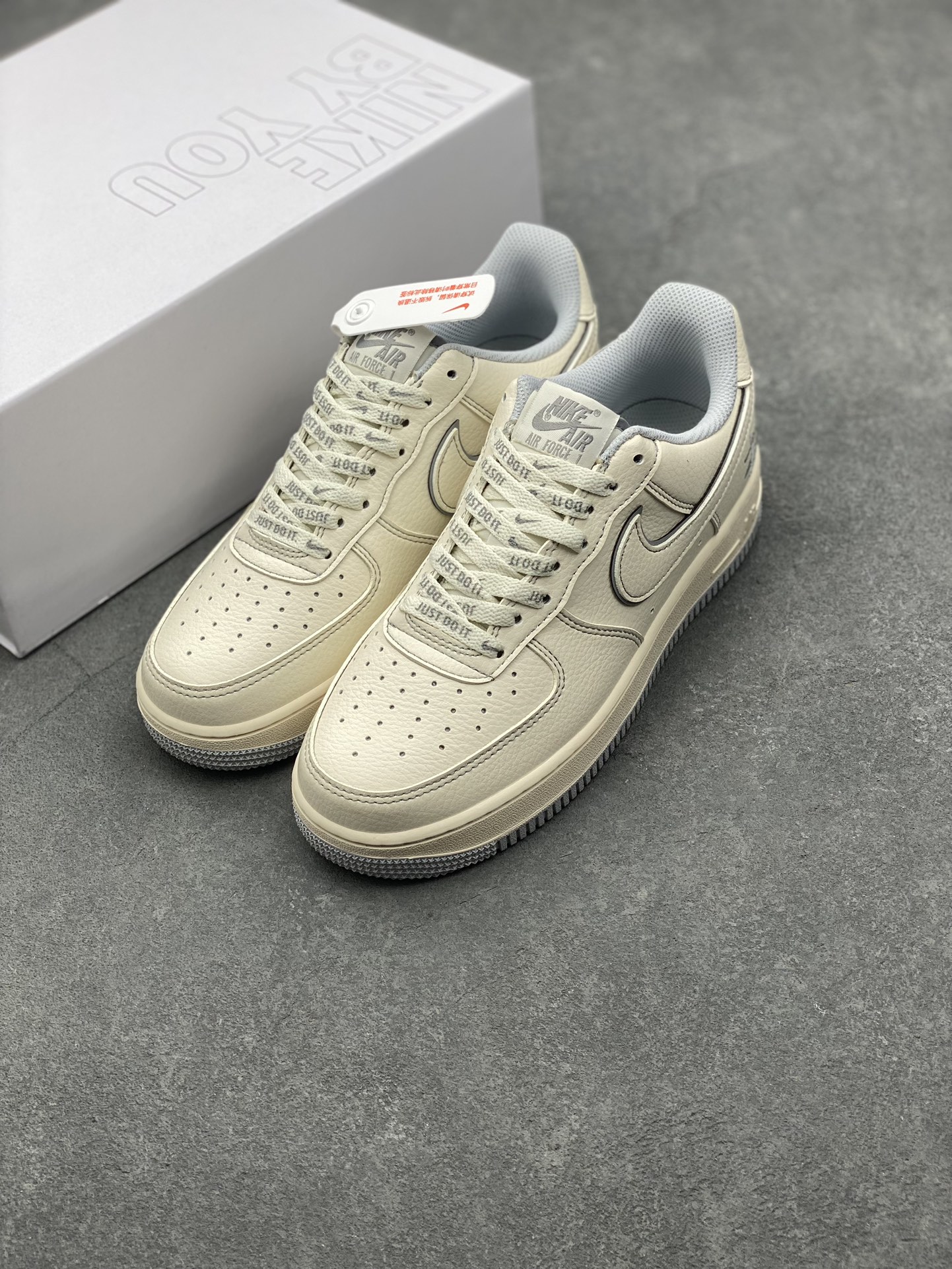 Nike X Stussy Air Force 1 Low '07: Thick Soled, Versatile Sneakers 9 i1727629182 9805 0
