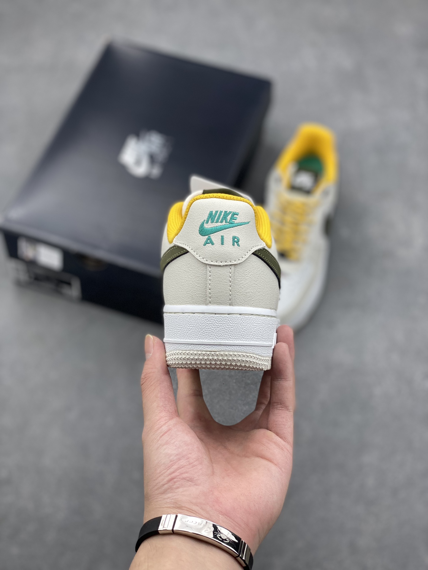 Nike Air Force 1 '07 Low Sneaker - Timeless Style & Comfort 5 i1727629693 9135 5
