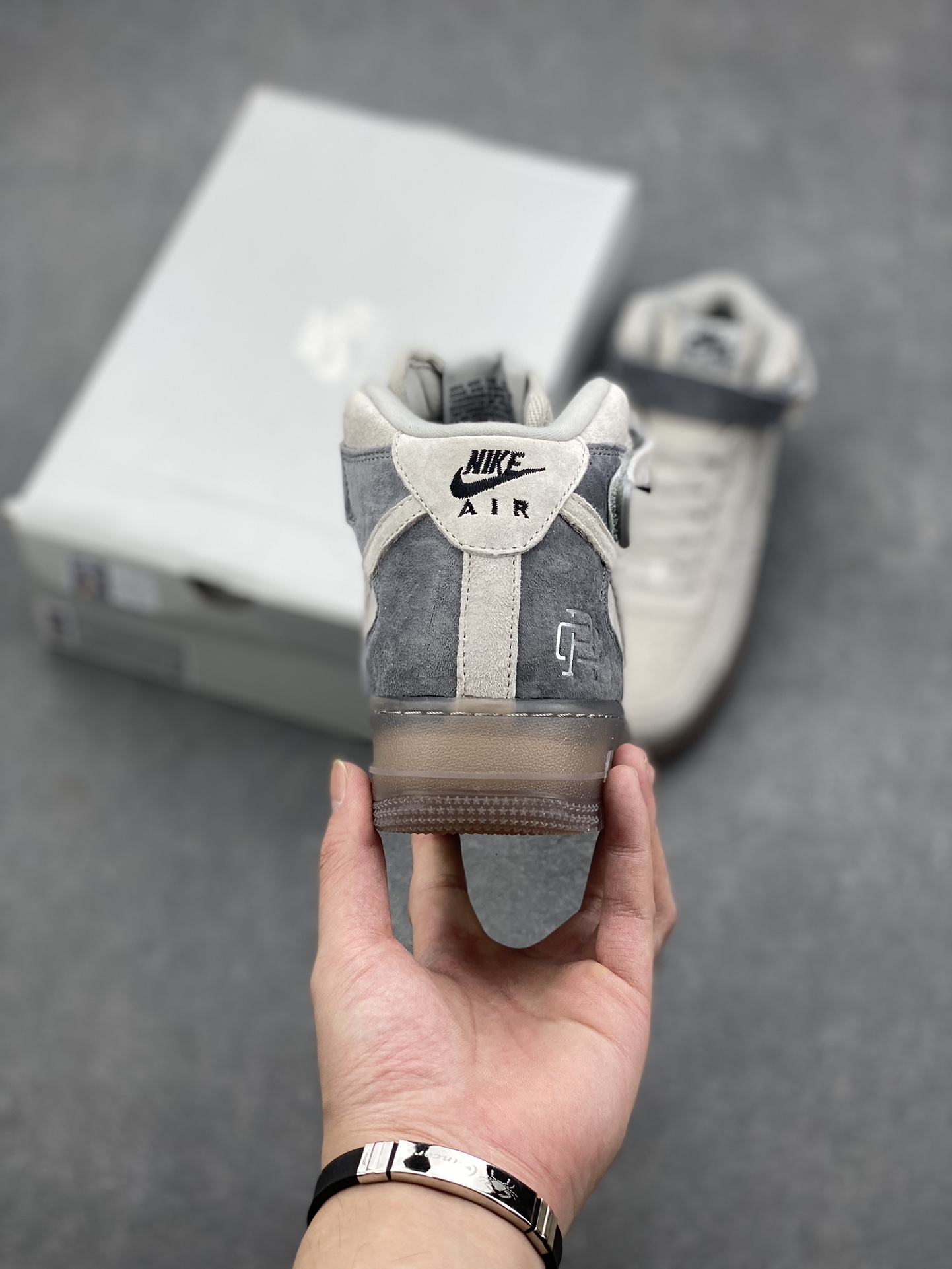 Nike Air Force 1 '07 Mid: Classic Style, Enhanced Comfort, and Durable Design 5 i1727629741 1392 2