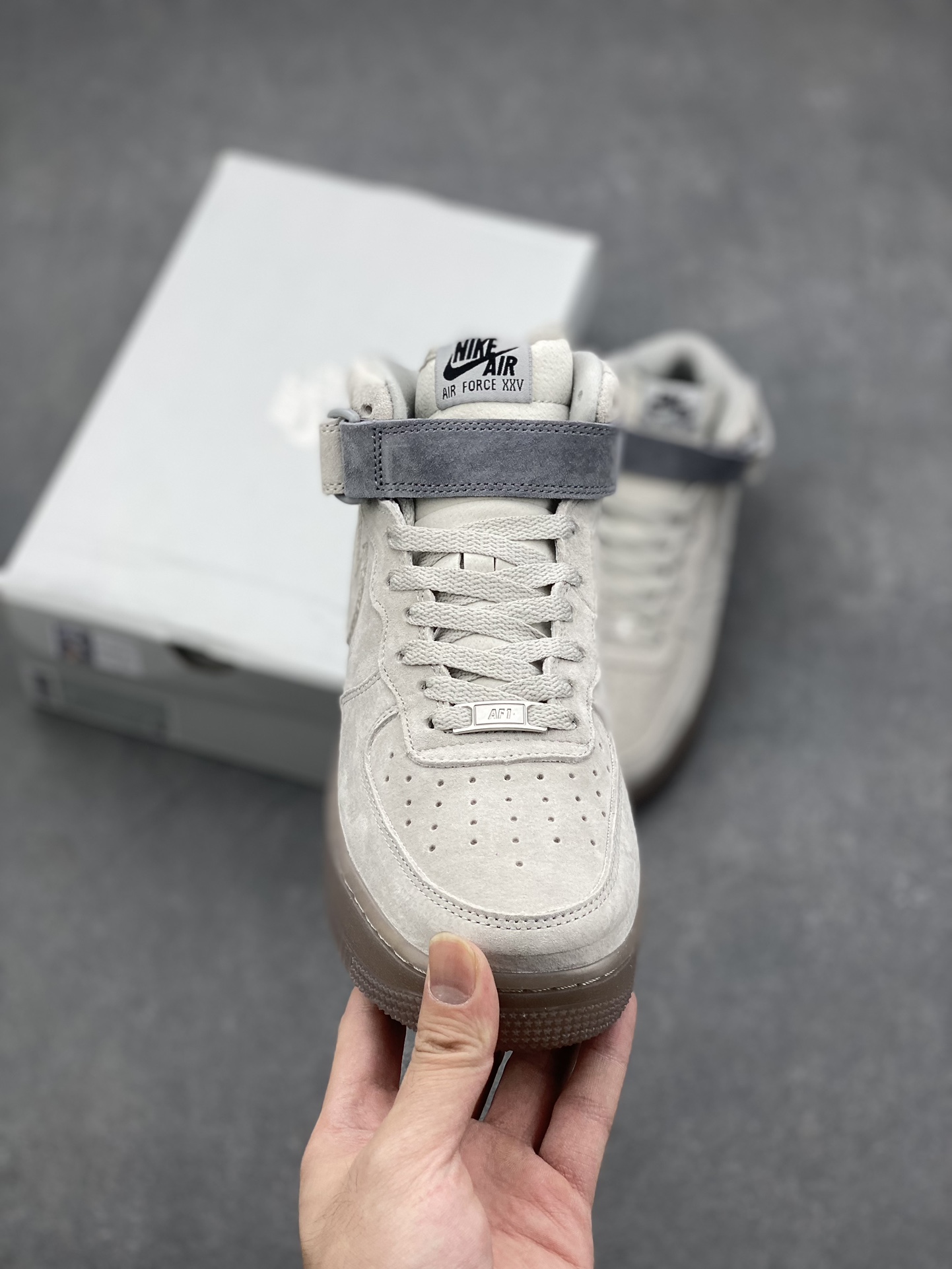 Nike Air Force 1 '07 Mid: Classic Style, Enhanced Comfort, and Durable Design 3 i1727629741 2646 3