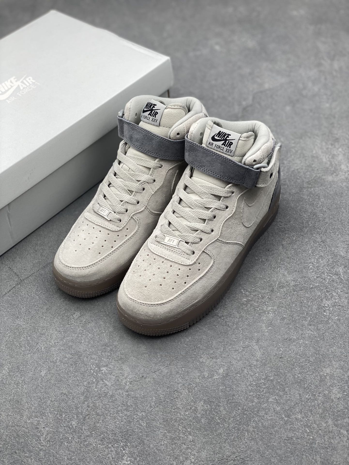 Nike Air Force 1 '07 Mid: Classic Style, Enhanced Comfort, and Durable Design 9 i1727629742 8846 6