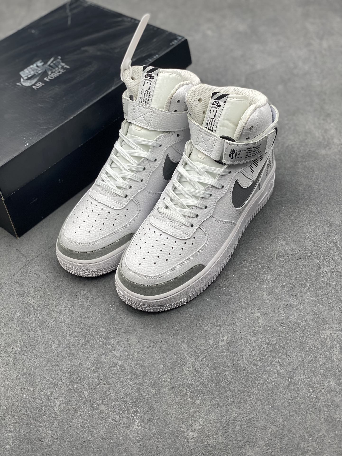 Nike Air Force 1 '07 High-Top Sneaker - Style & Comfort Combined 9 i1727629790 2967 2