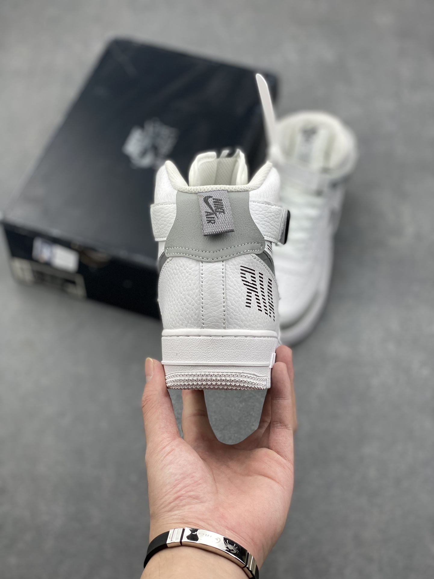 Nike Air Force 1 '07 High-Top Sneaker - Style & Comfort Combined 5 i1727629791 5009 8