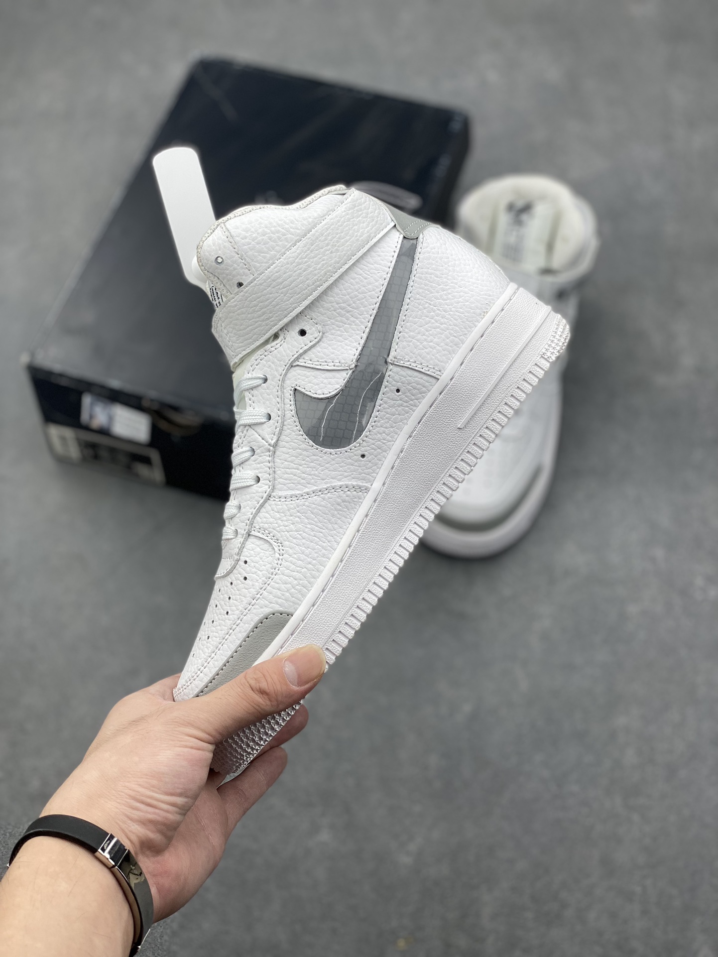 Nike Air Force 1 '07 High-Top Sneaker - Style & Comfort Combined 4 i1727629791 9679 7
