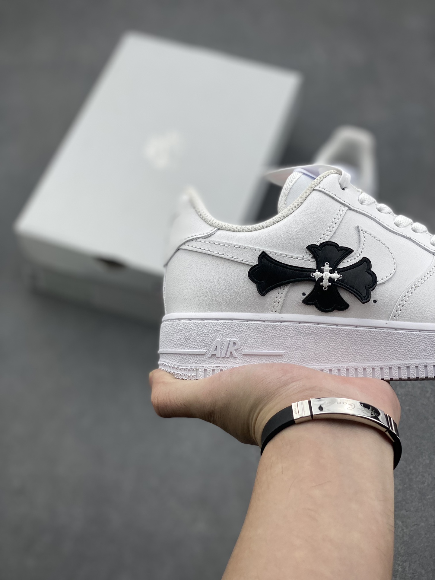 Nike Air Force 1 '07 Low White Sneakers with Cross – Iconic & Comfortable 6 i1727629837 3043 8